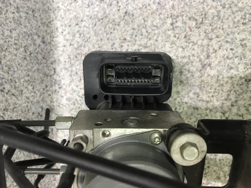 Блок abs Mazda 6 GH 2007 - миниатюра 4