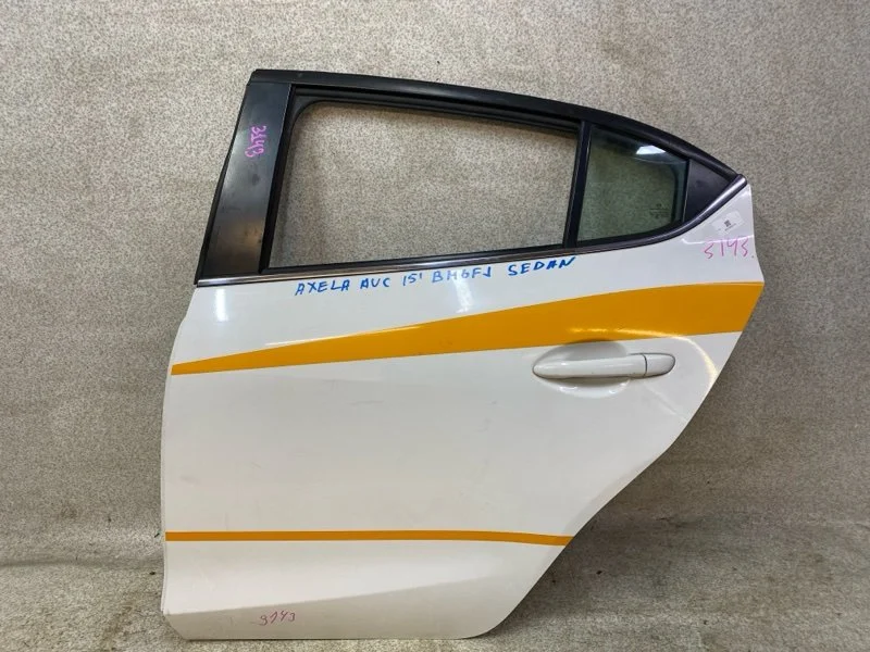 Дверь задняя левая Mazda 3 BM