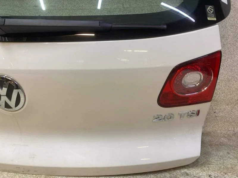 Крышка багажника Volkswagen Tiguan NF - миниатюра 2