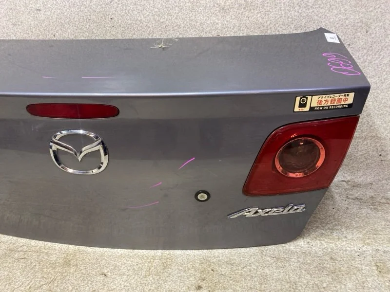 Крышка багажника Mazda 3 BK 2007 - миниатюра 3