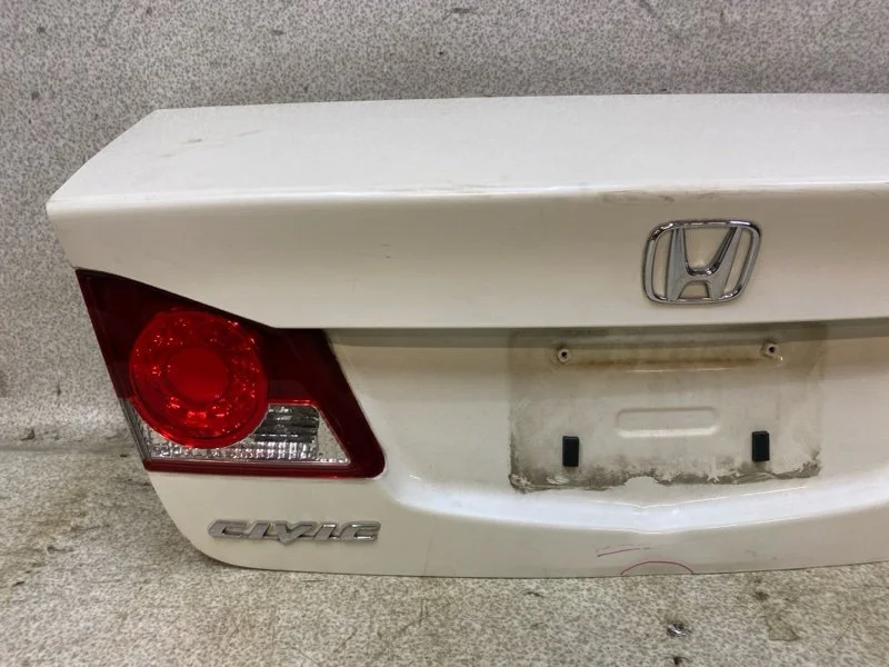 Крышка багажника Honda Civic 4D 2007 - миниатюра 4
