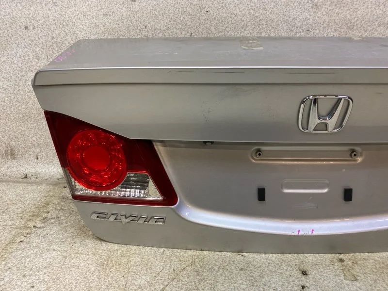 Крышка багажника Honda Civic 4D 2007 - миниатюра 4