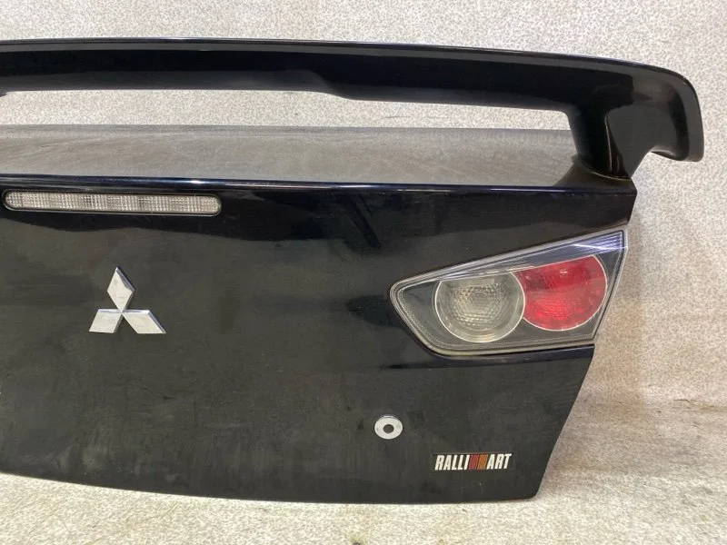 Крышка багажника Mitsubishi Lancer 10 - миниатюра 3
