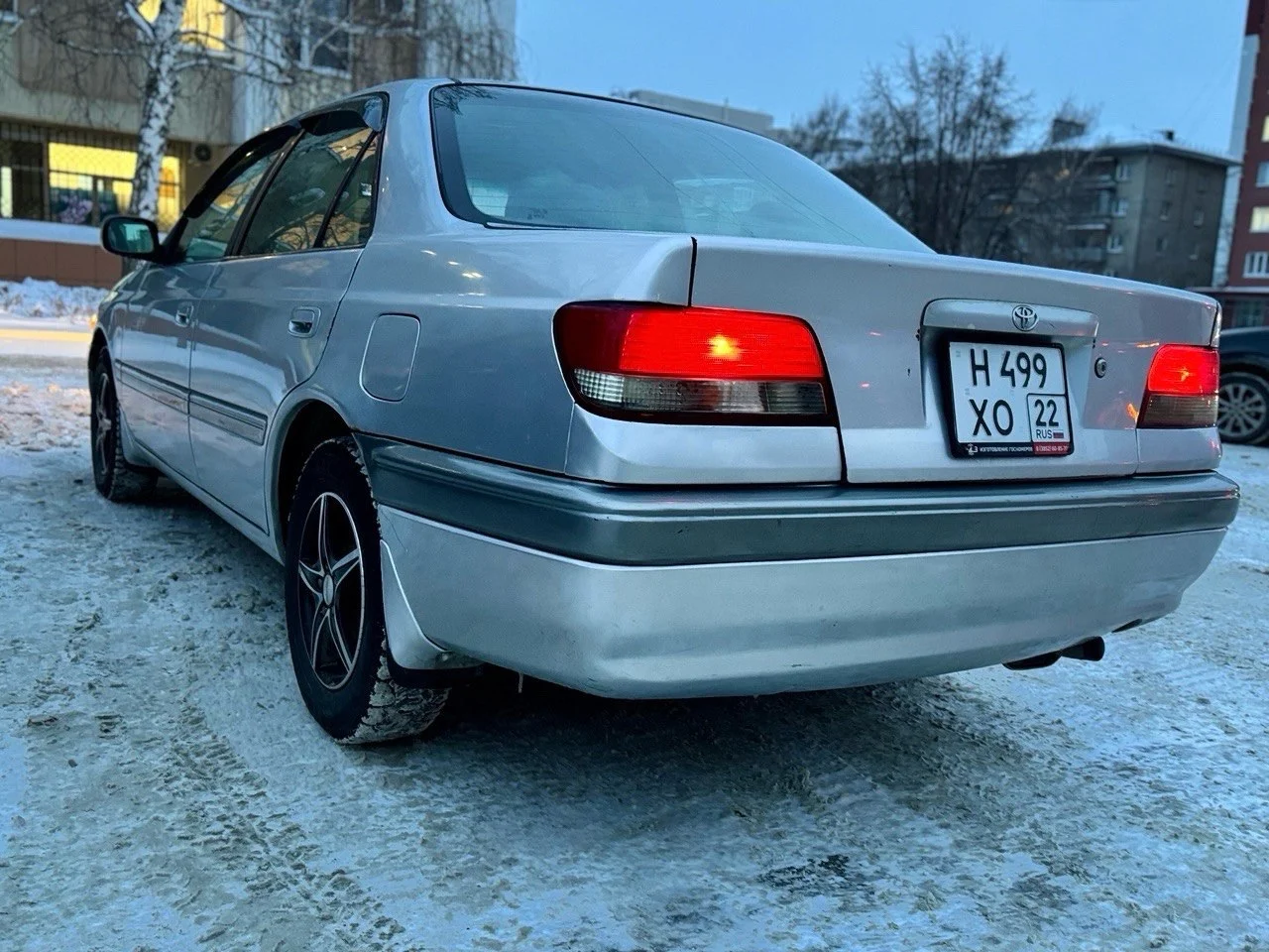 Toyota Carina - миниатюра 2
