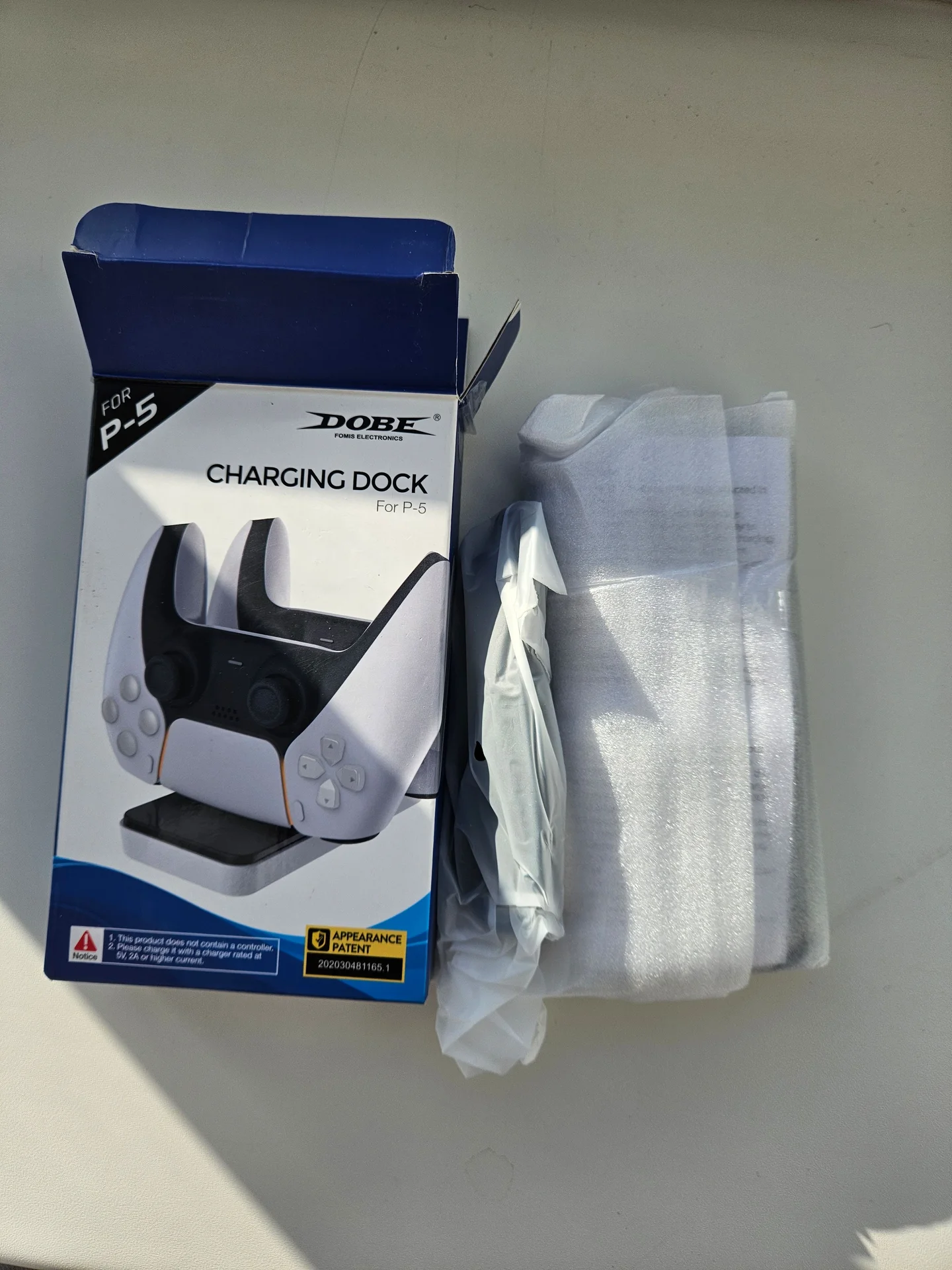 Зарядная станция Dobe для геймпада PlayStation5 - миниатюра 2