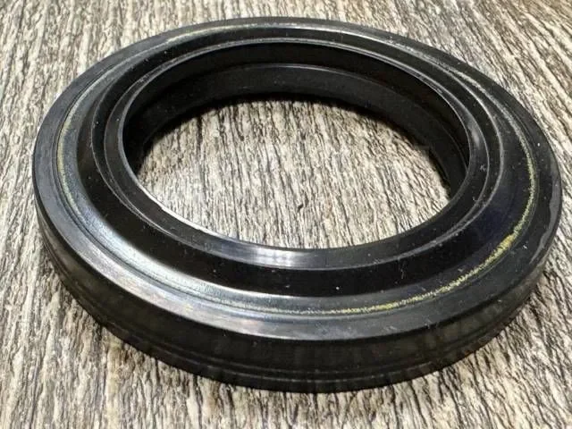 Сальник полуоси "CROWN" (JEEP WRANGLER 2008-2018; Chrysler 2002-2011) - изображение 1