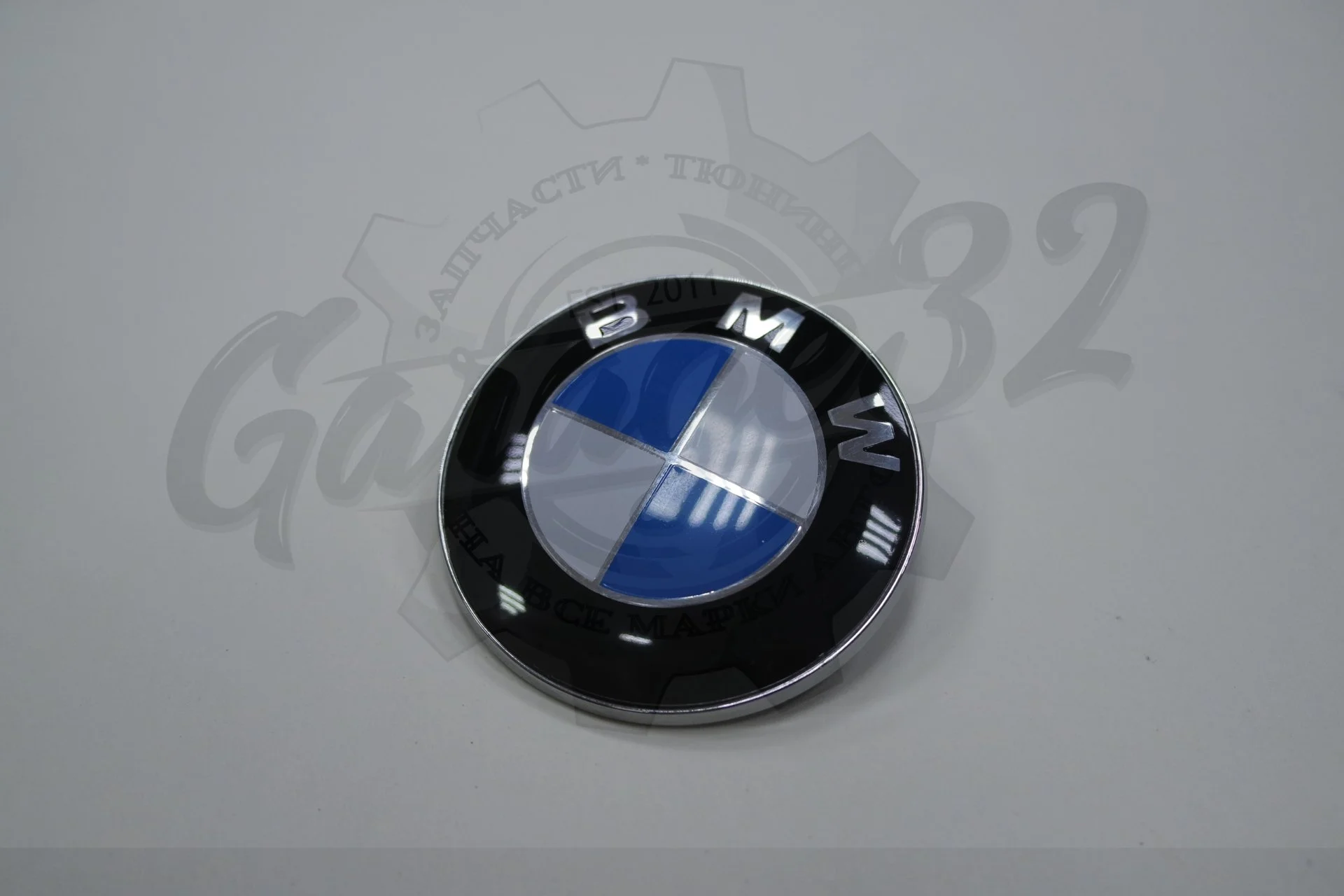 Оригинальная эмблема "BMW" (82мм) - изображение 1