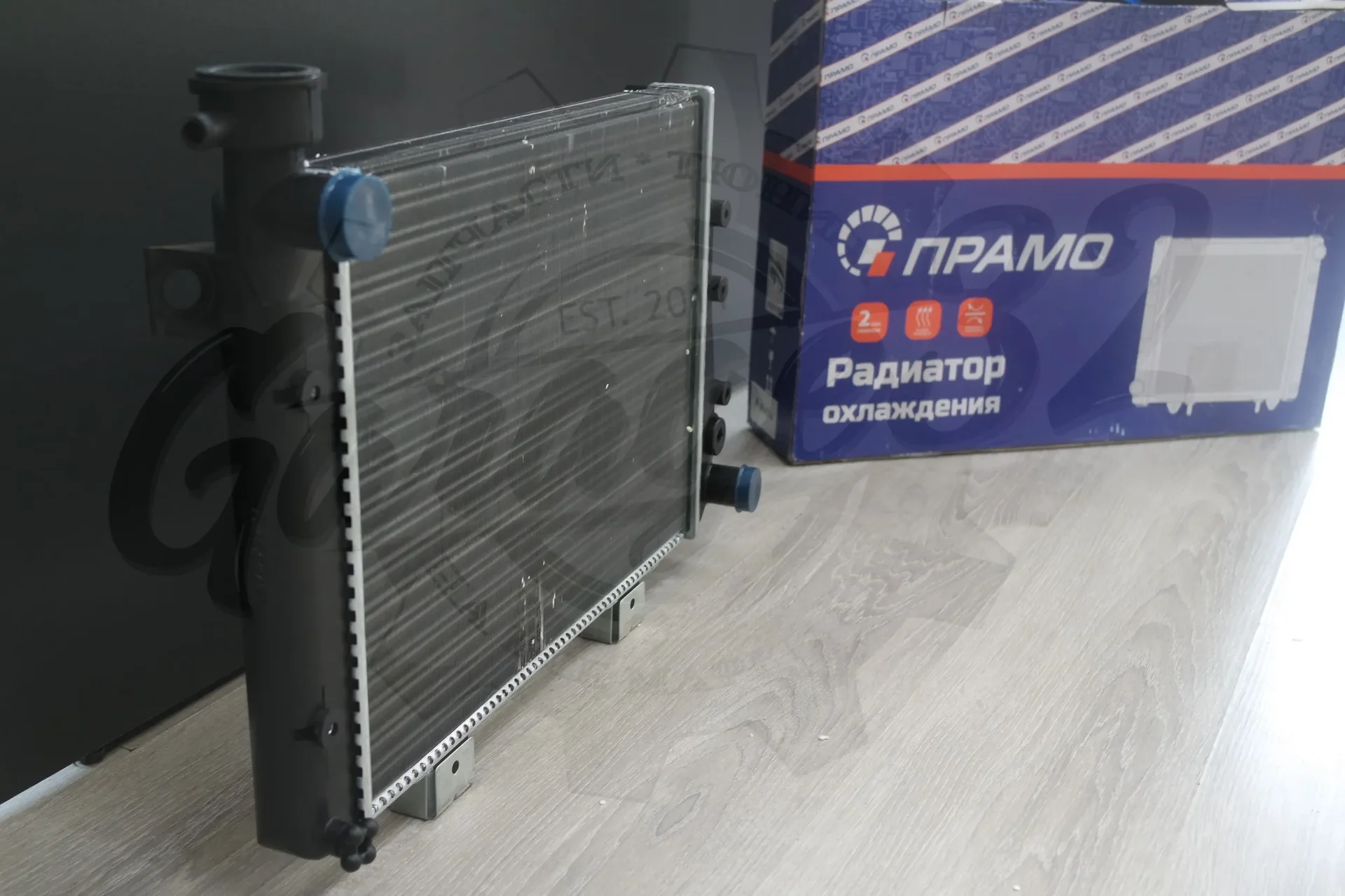 Радиатор охлаждения "Pramo" (ВАЗ 2104-07) - миниатюра 2