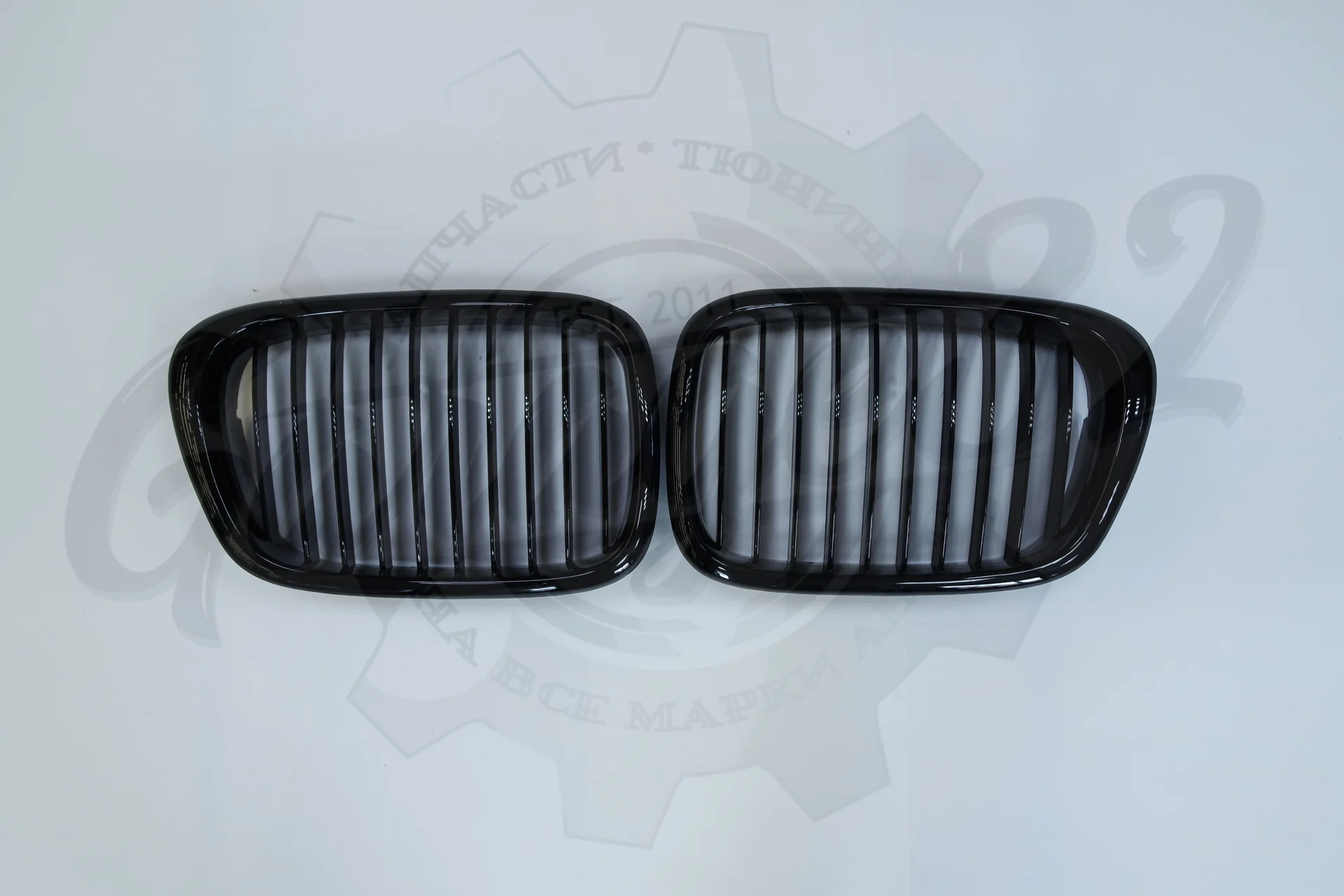 Ноздри "Black" (BMW e39) рест. глянец - миниатюра 2