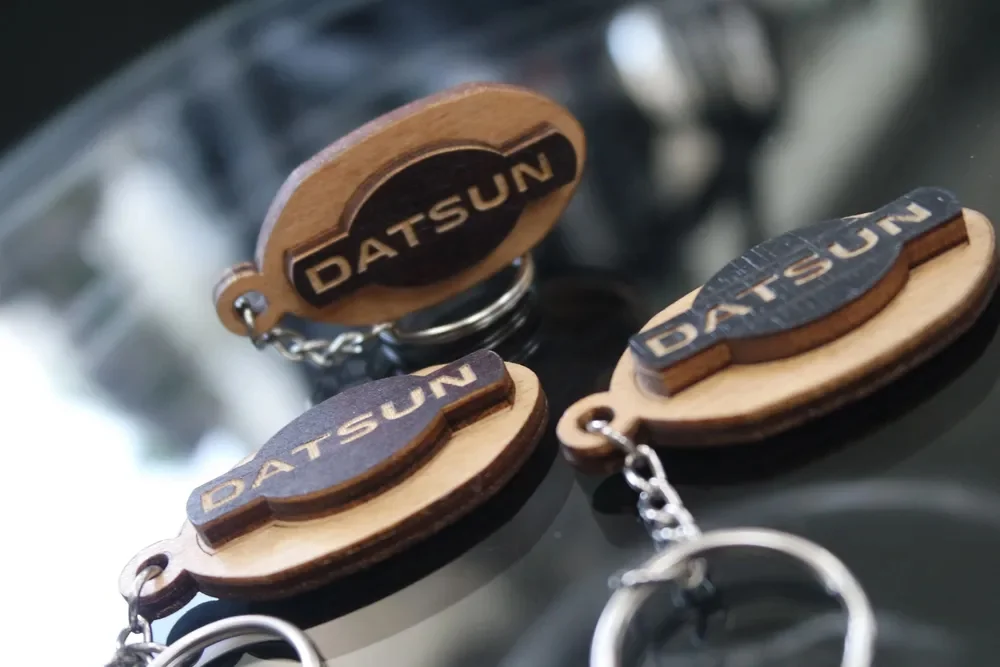 Брелок из дерева "DATSUN" - изображение 1