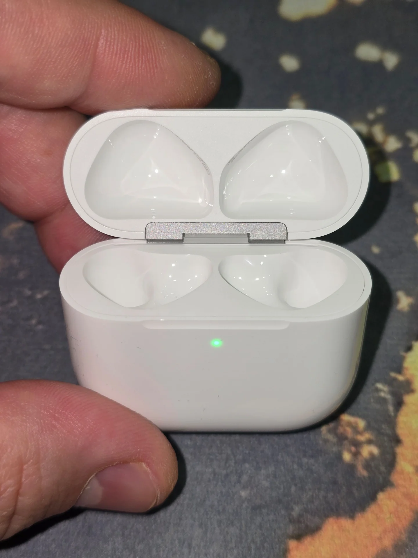 Кейс Airpods 4 ANC - миниатюра 2