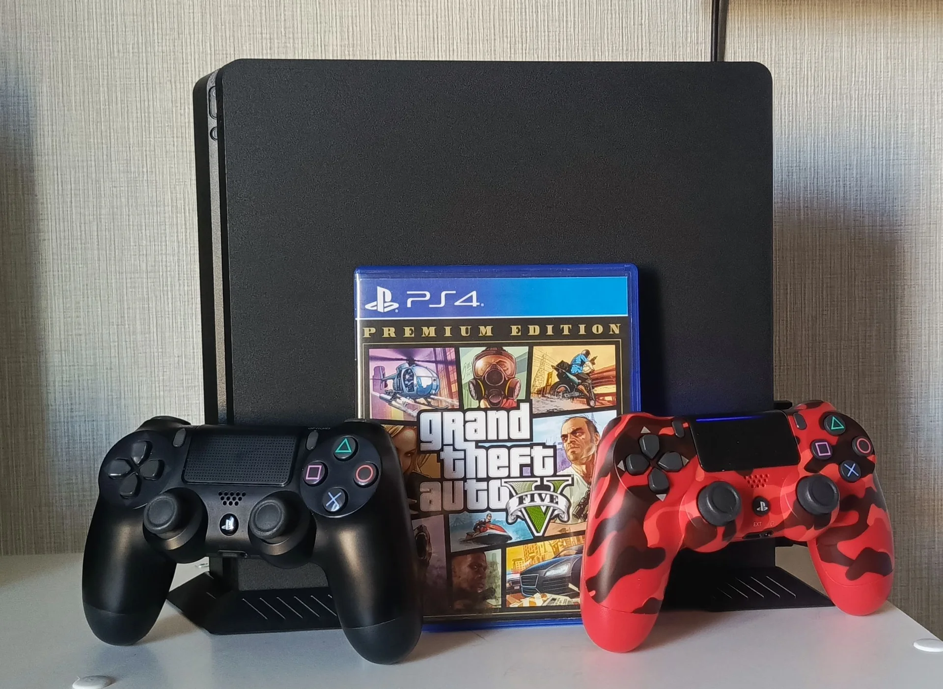 Sony PlayStation 4 Slim - изображение 1