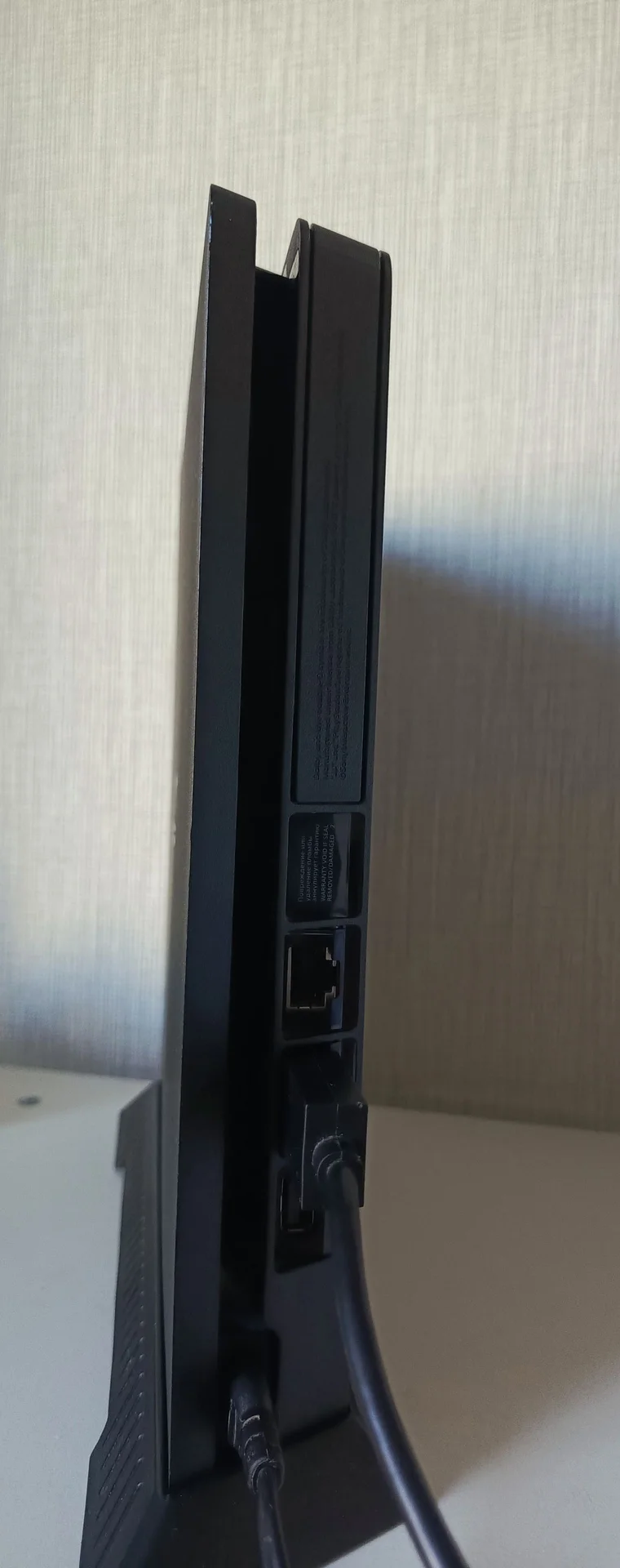 Sony PlayStation 4 Slim - миниатюра 3