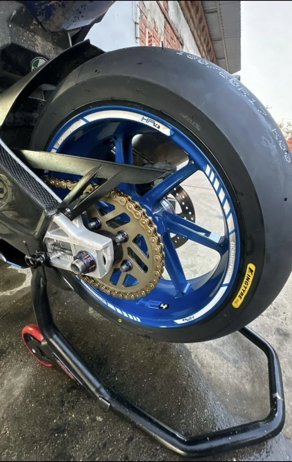 BMW s1000rr hp4 - миниатюра 8