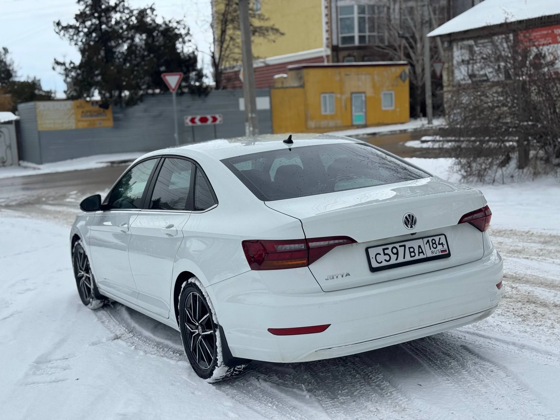 Автомобиль - миниатюра 3