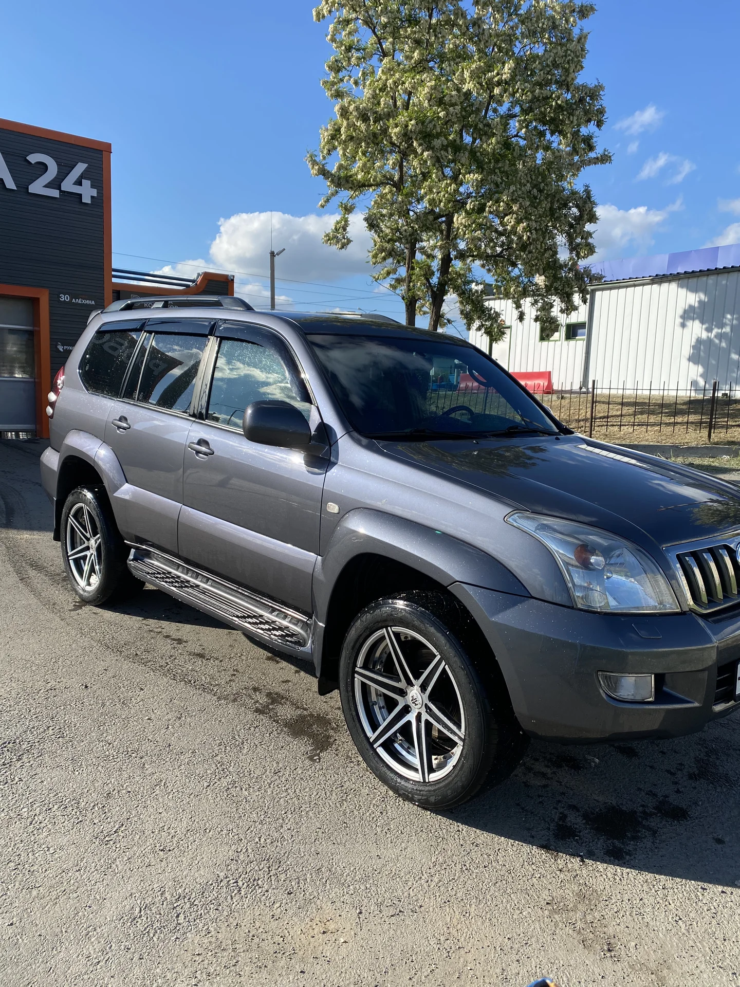 Toyota Land Cruiser Prado - изображение 1