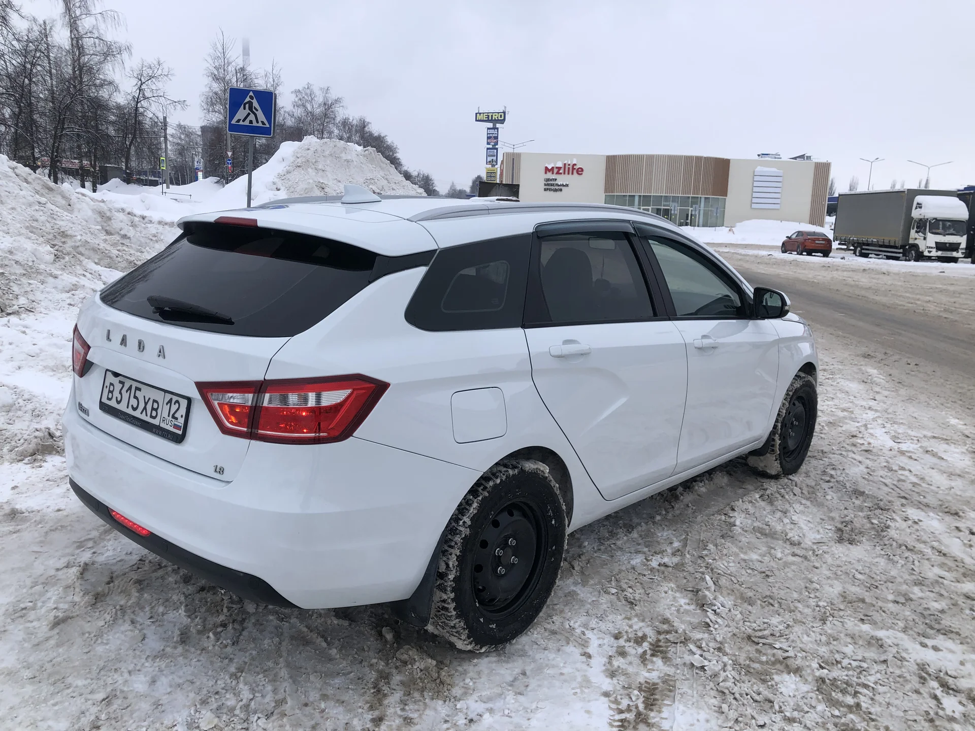 Lada Vesta 1.8 - изображение 1
