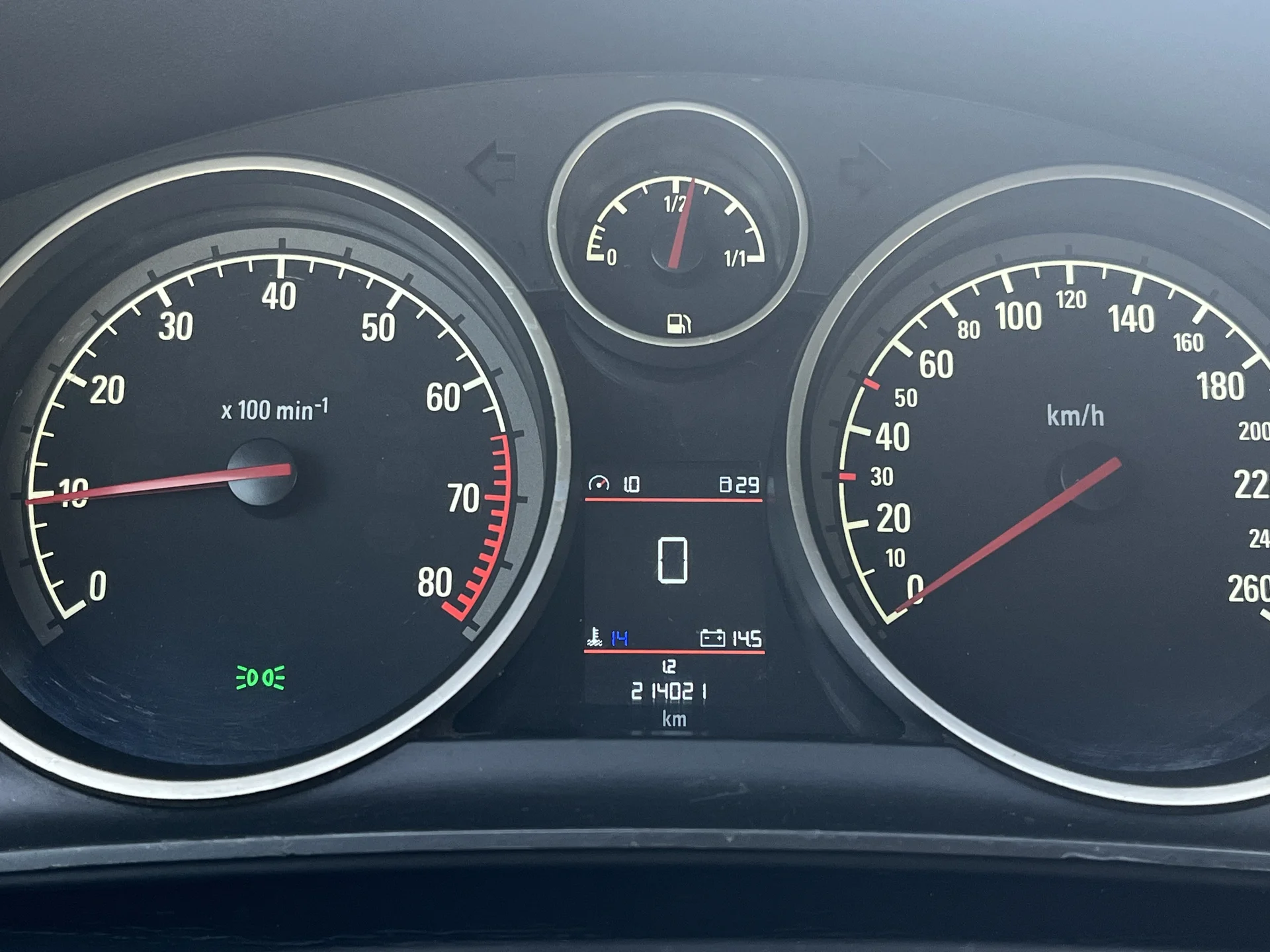 Графическй дисплей в приборную панель Opel