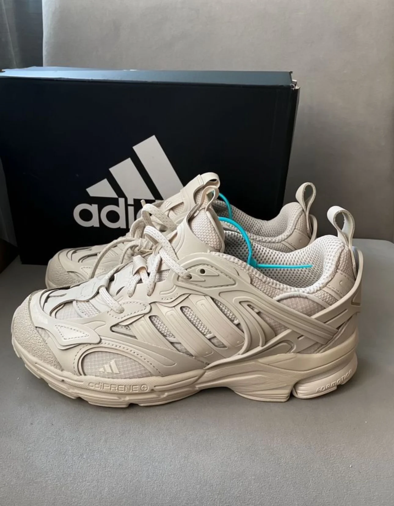 Кроссовки Adidas новые оригинал в коробке - миниатюра 2