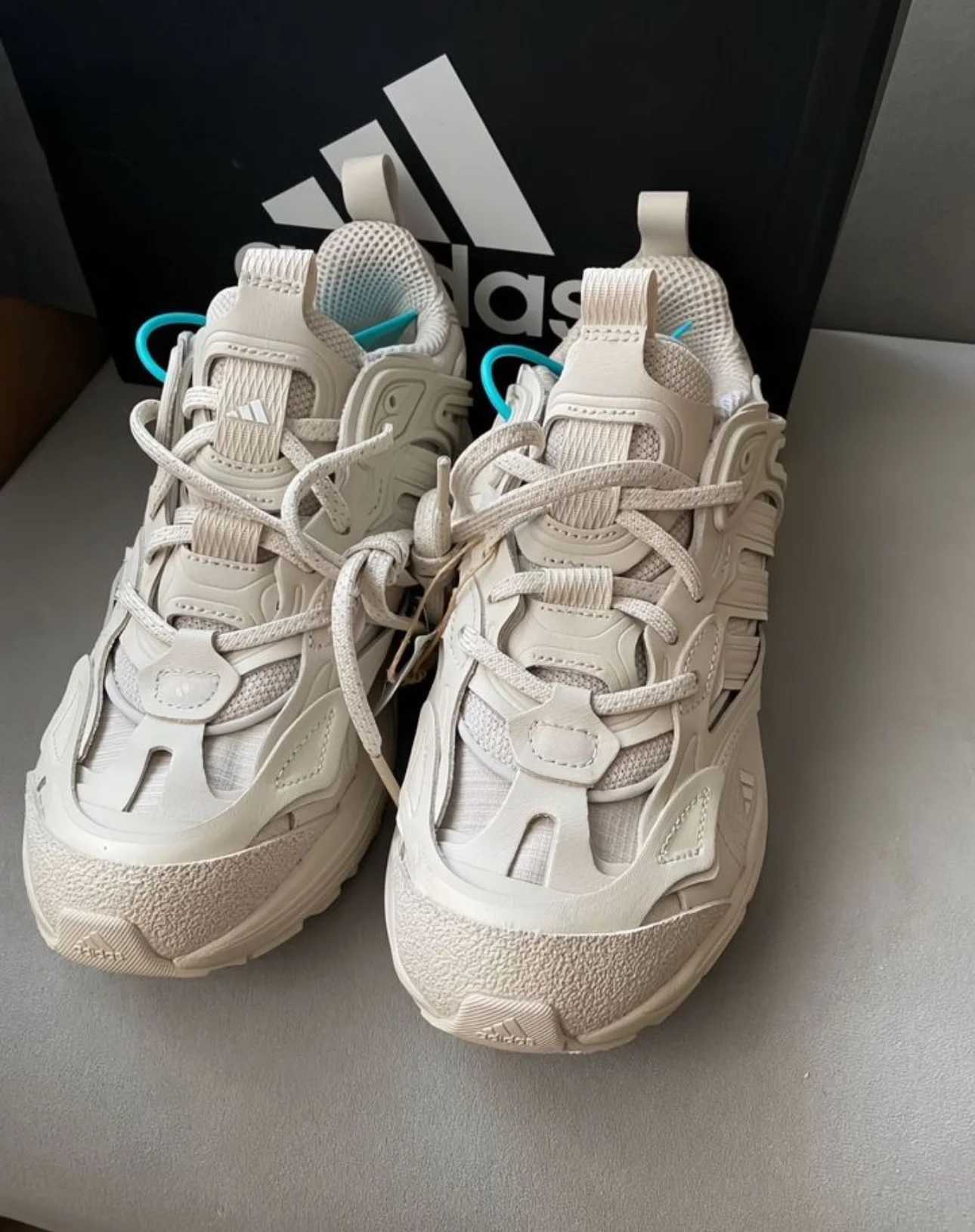 Кроссовки Adidas новые оригинал в коробке - миниатюра 3