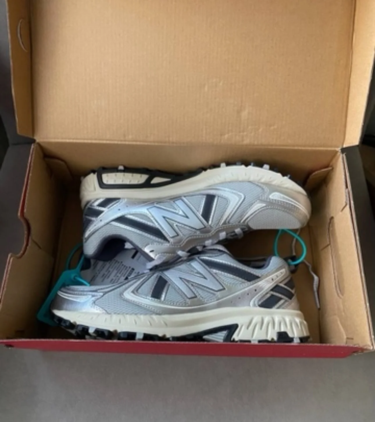 New balance 410 новые оригинал EU 39,5 в Сочи - миниатюра 3