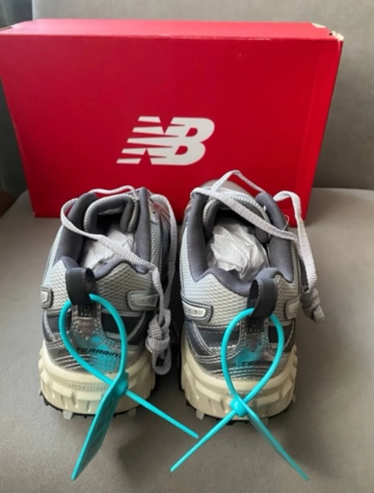 New balance 410 новые оригинал EU 39,5 в Сочи - миниатюра 8
