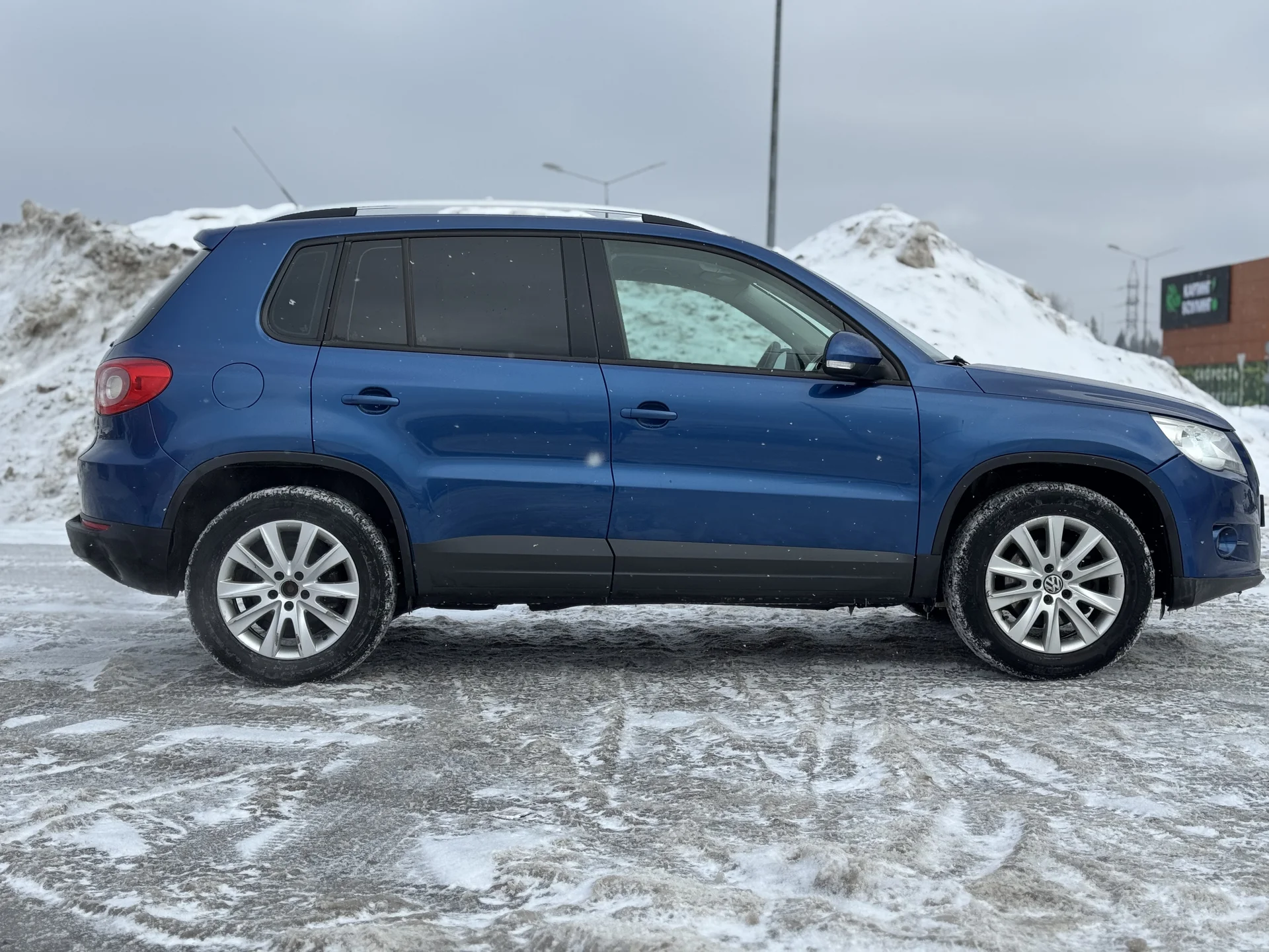 Volkswagen Tiguan 2010 2л полный привод 207.000 - миниатюра 4