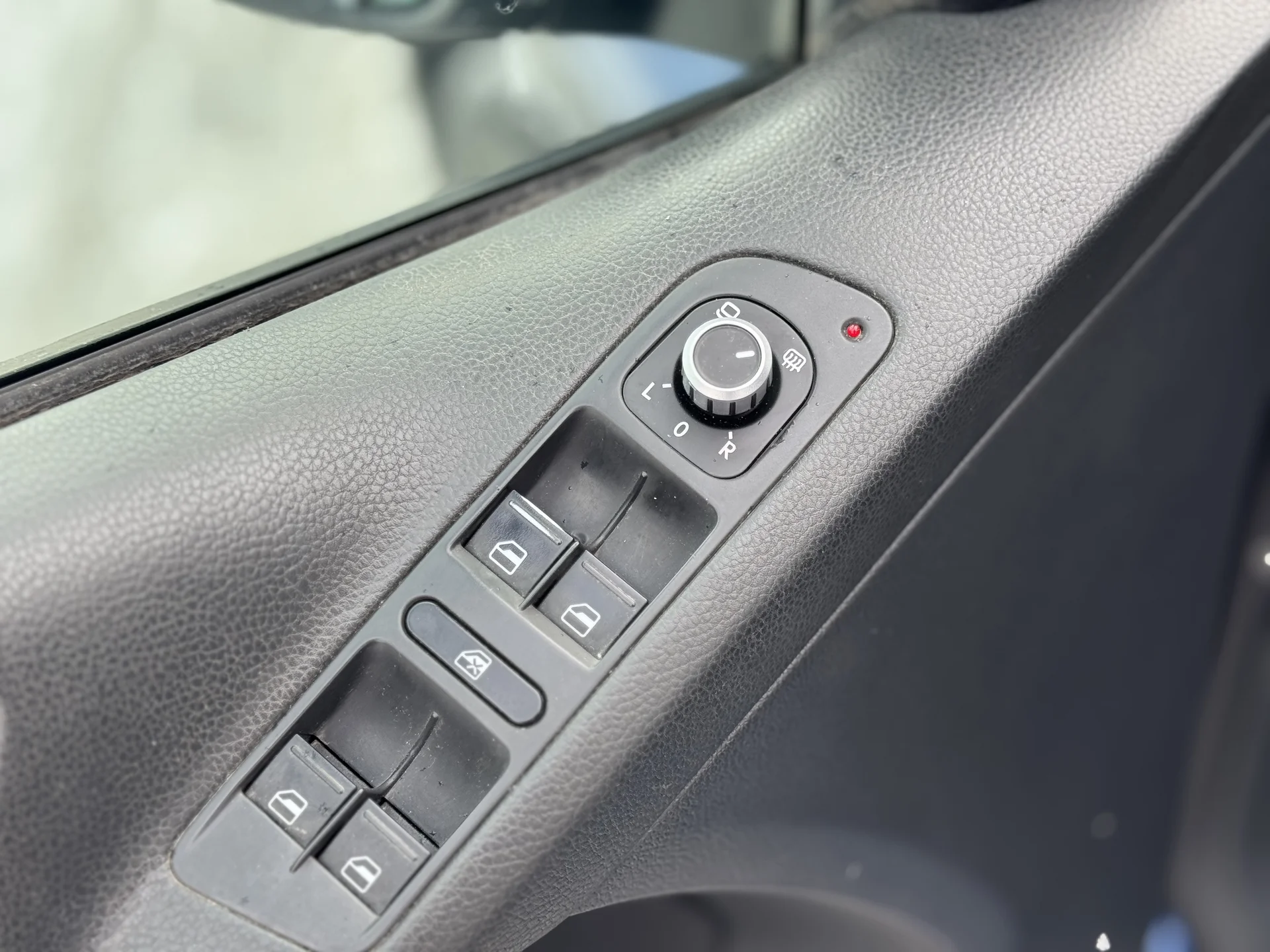 Volkswagen Tiguan 2010 2л полный привод 207.000 - миниатюра 11