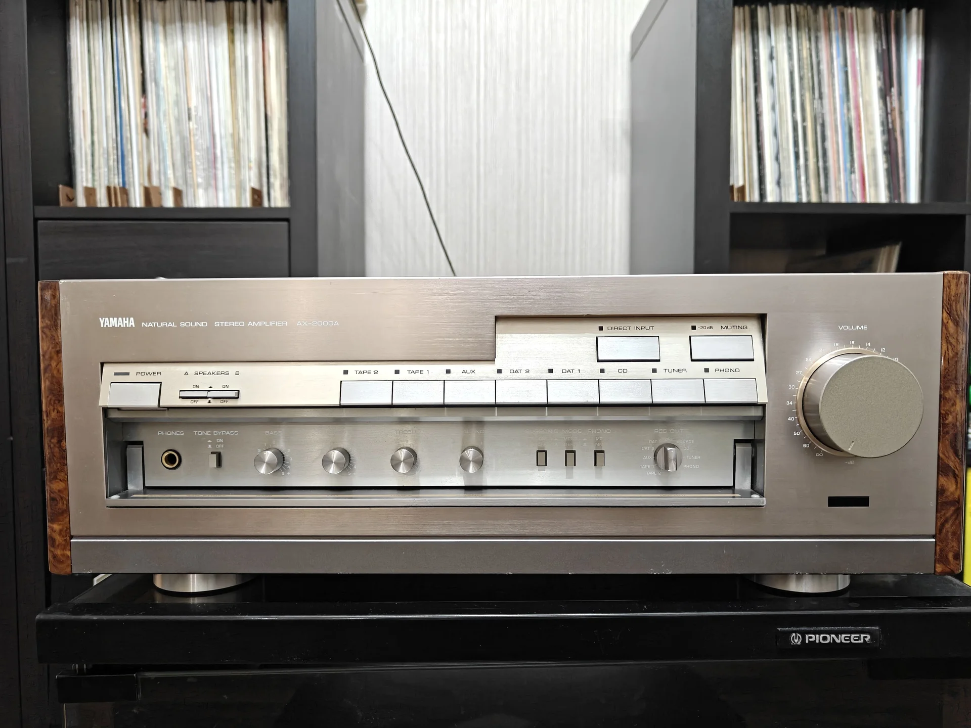 Усилитель Yamaha AX-2000A - миниатюра 2