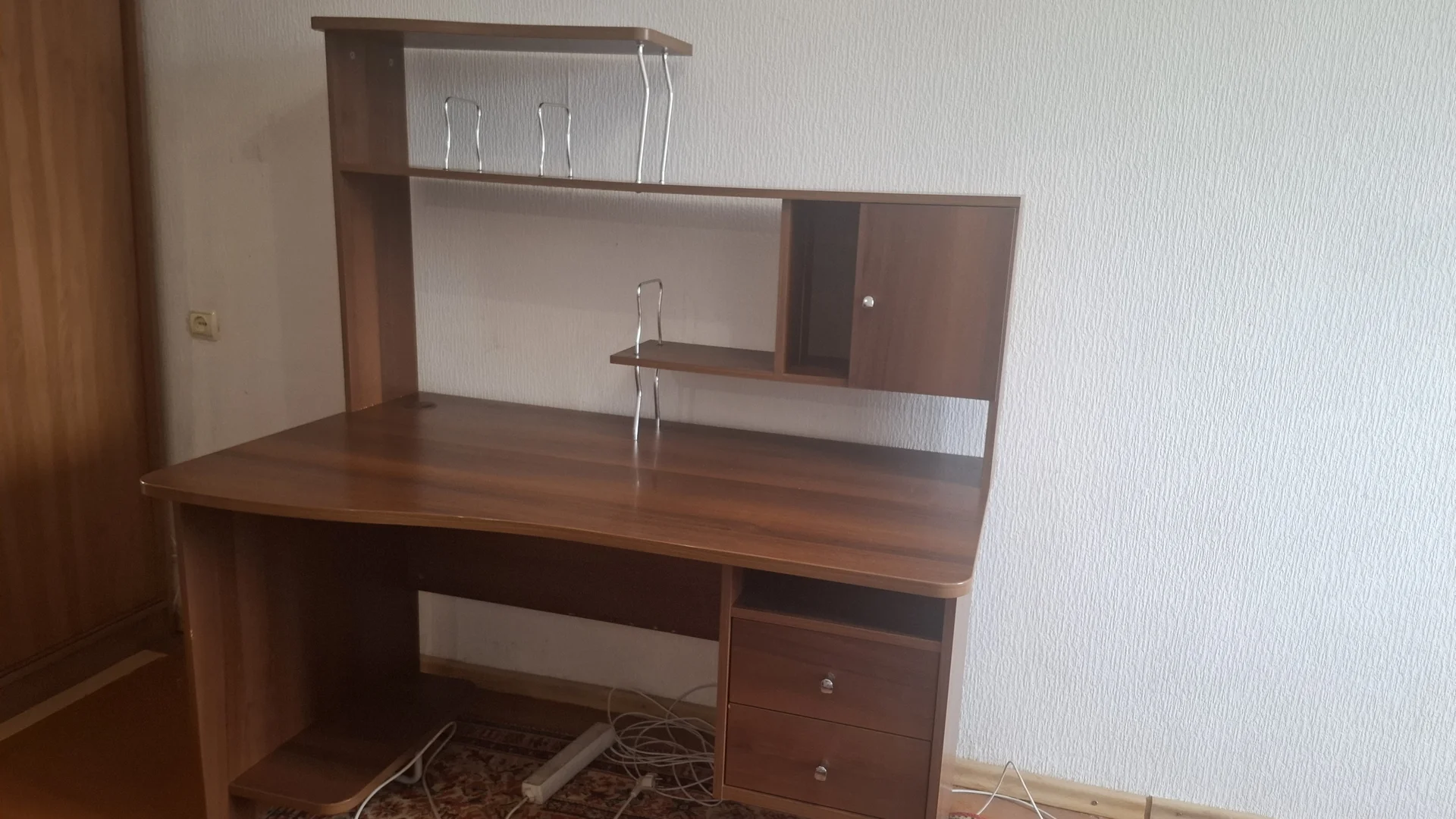 Компьютерный стол - изображение 1