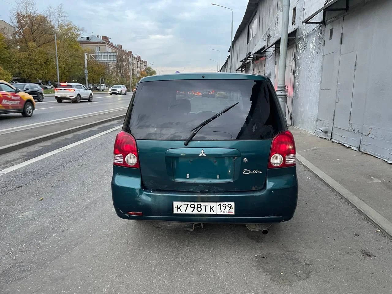 Mitsubishi dion 2001 - миниатюра 4
