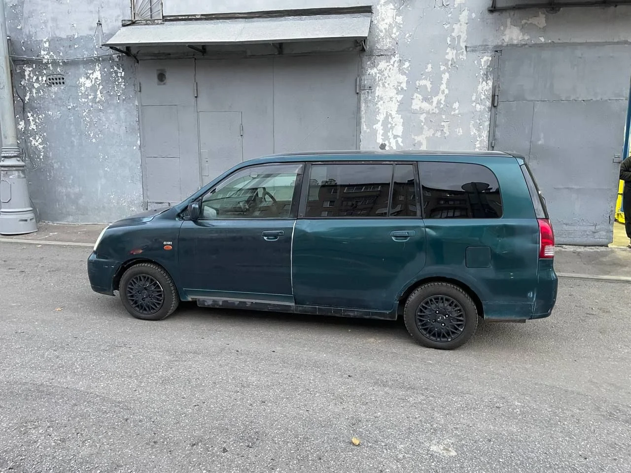 Mitsubishi dion 2001 - миниатюра 6