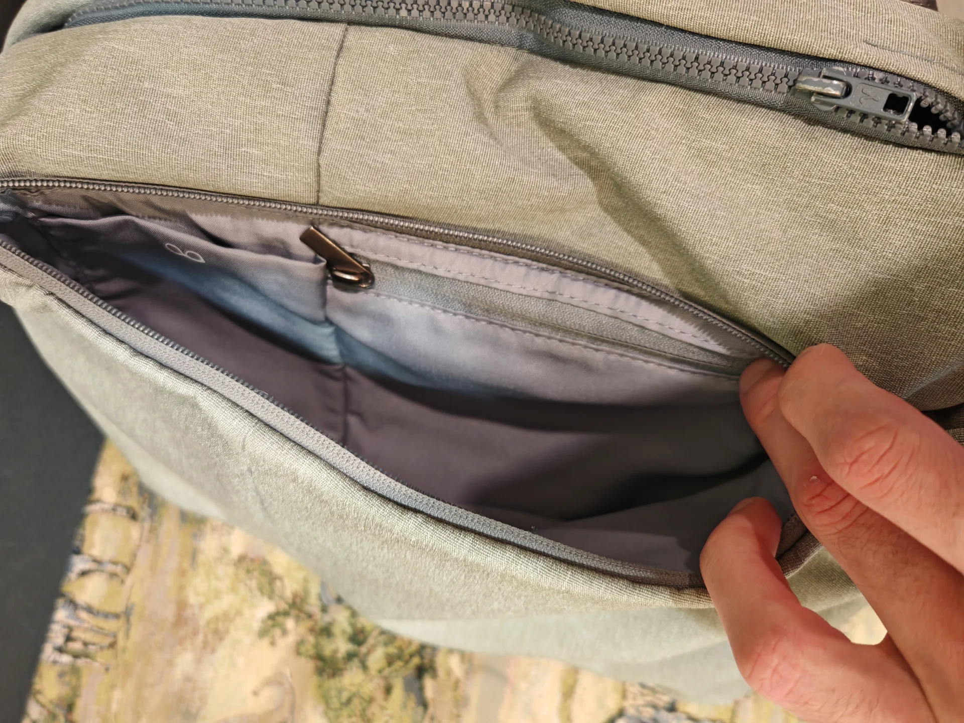 Рюкзак Xiaomi City Backpack Light Grey - миниатюра 5