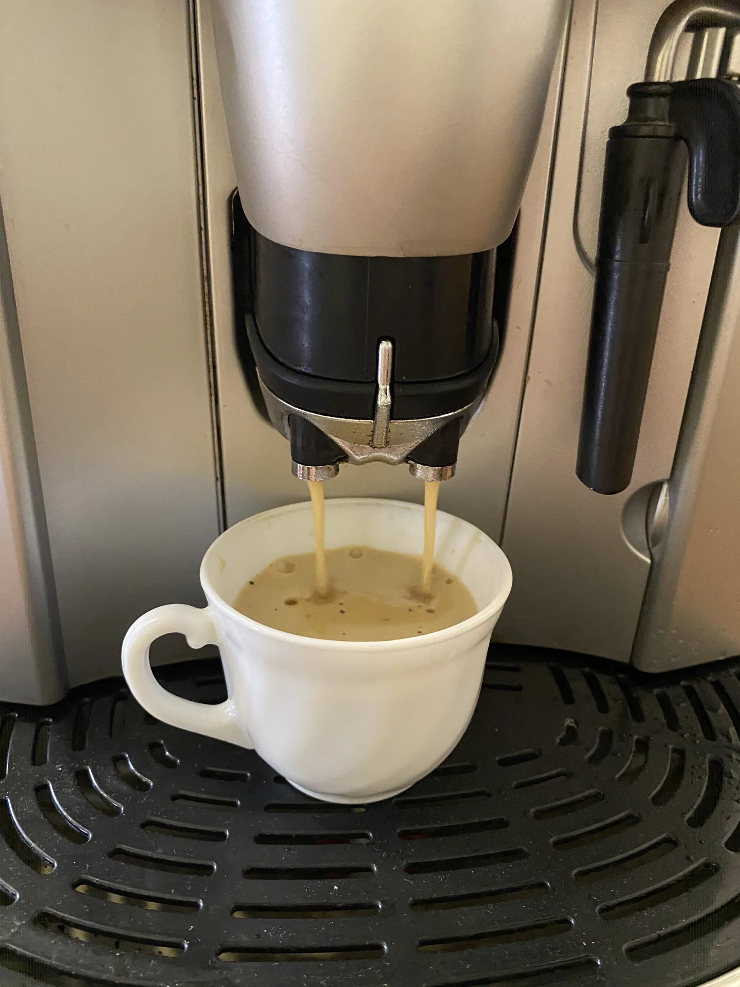 Кофеварка delonghi magnifica - миниатюра 2