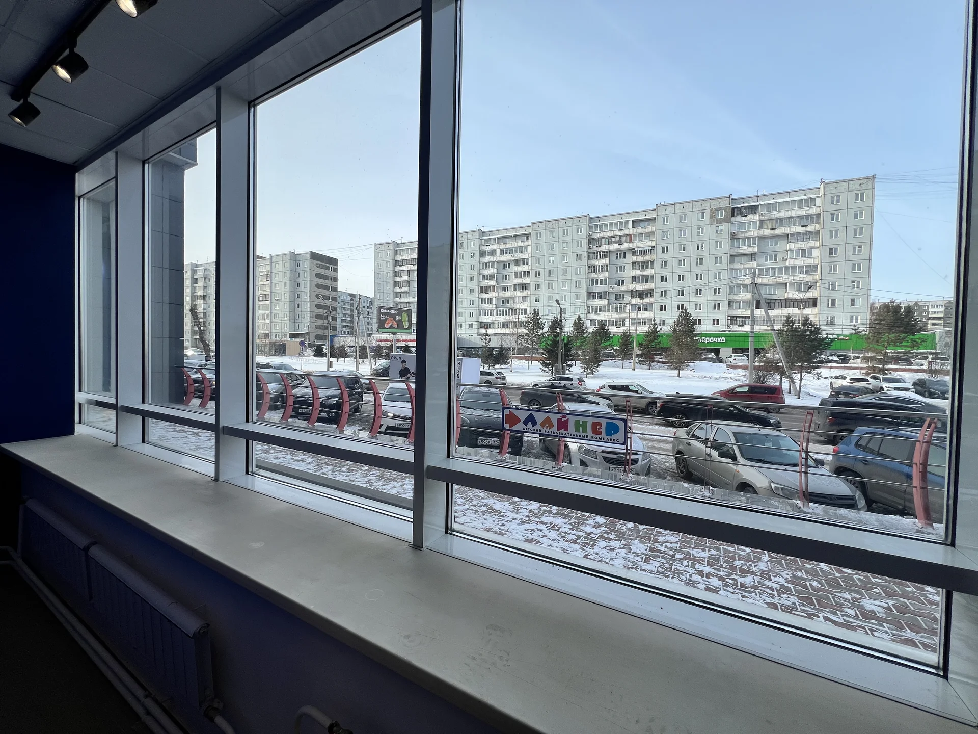 Сдам торговую площадь 282 м² в ТЦ «Спасский» у центрального входа - миниатюра 2