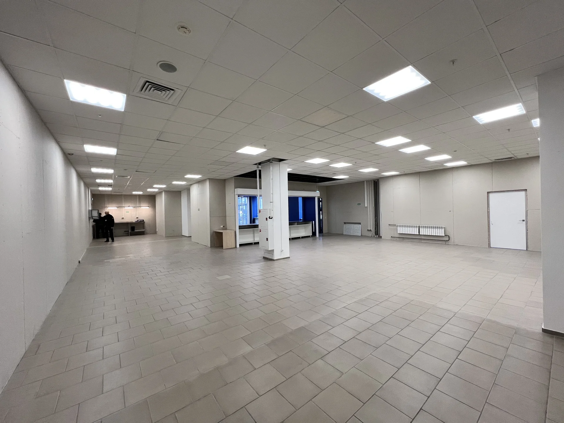 Сдам торговую площадь 282 м² в ТЦ «Спасский» у центрального входа - миниатюра 4