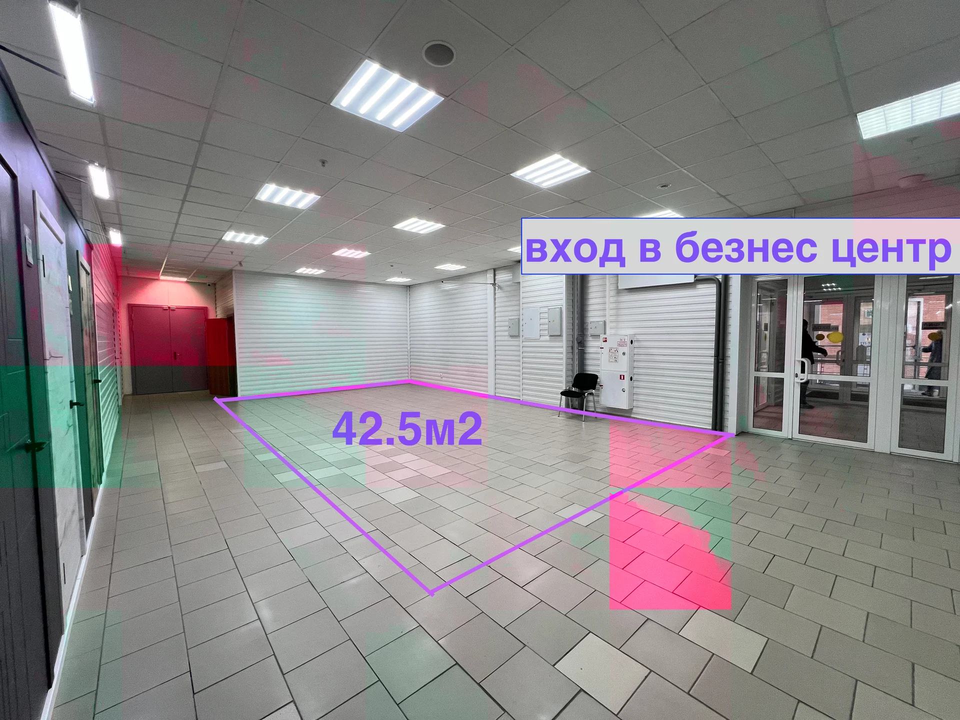 Сдам торговую площадь 42,5 м² в ТЦ «Спасский» (у входа в бизнес-центр) - изображение 1