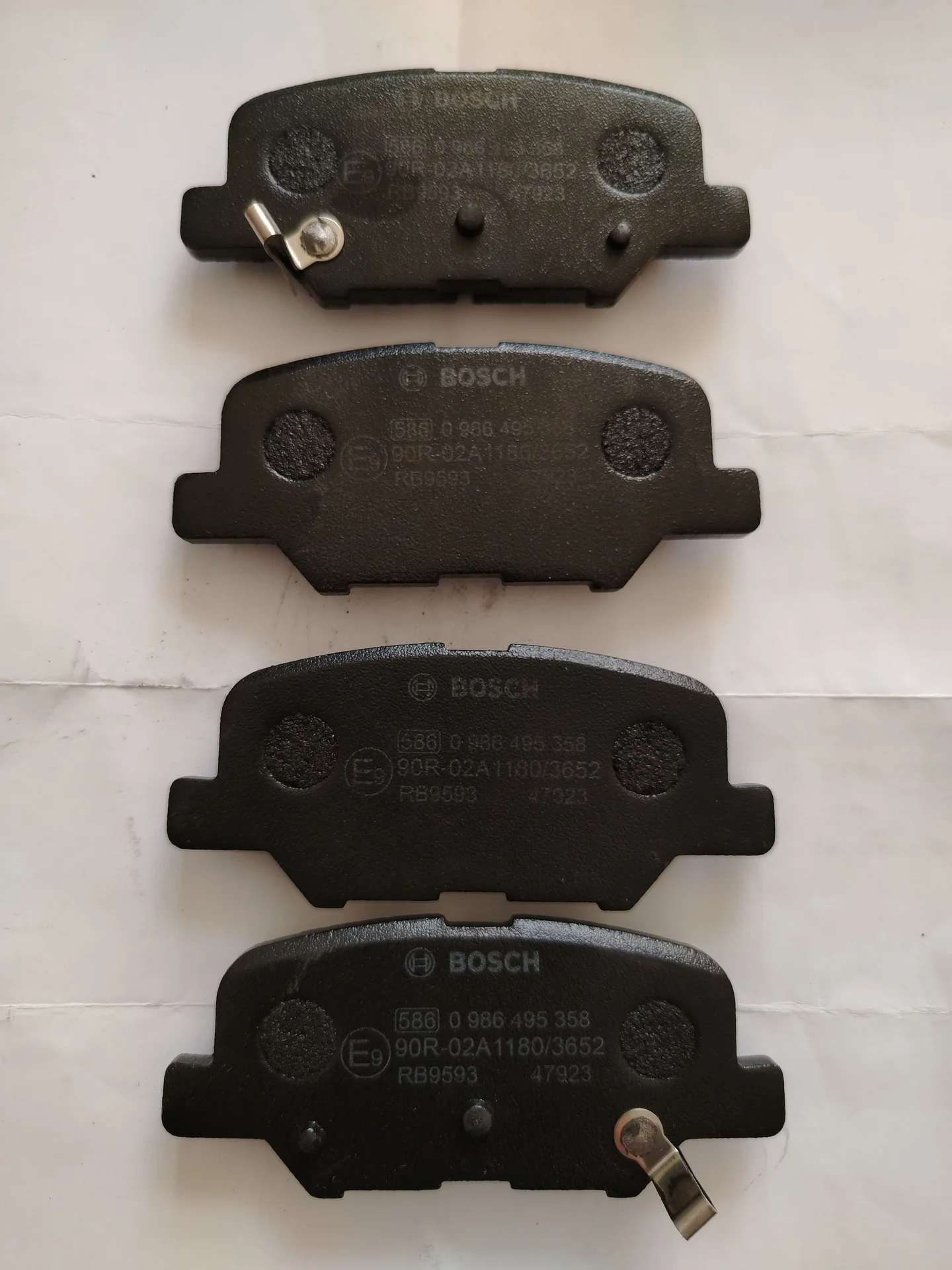 Колодки тормозные задние Bosch 0986495358 - миниатюра 2