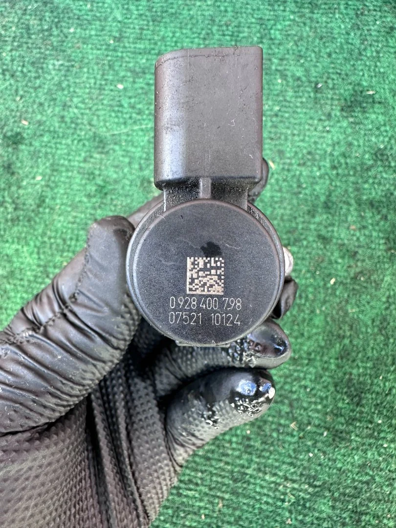 Клапан ТНВД, Регулятор давления топлива Mercedes OM654 Bosch 09284007 - миниатюра 4