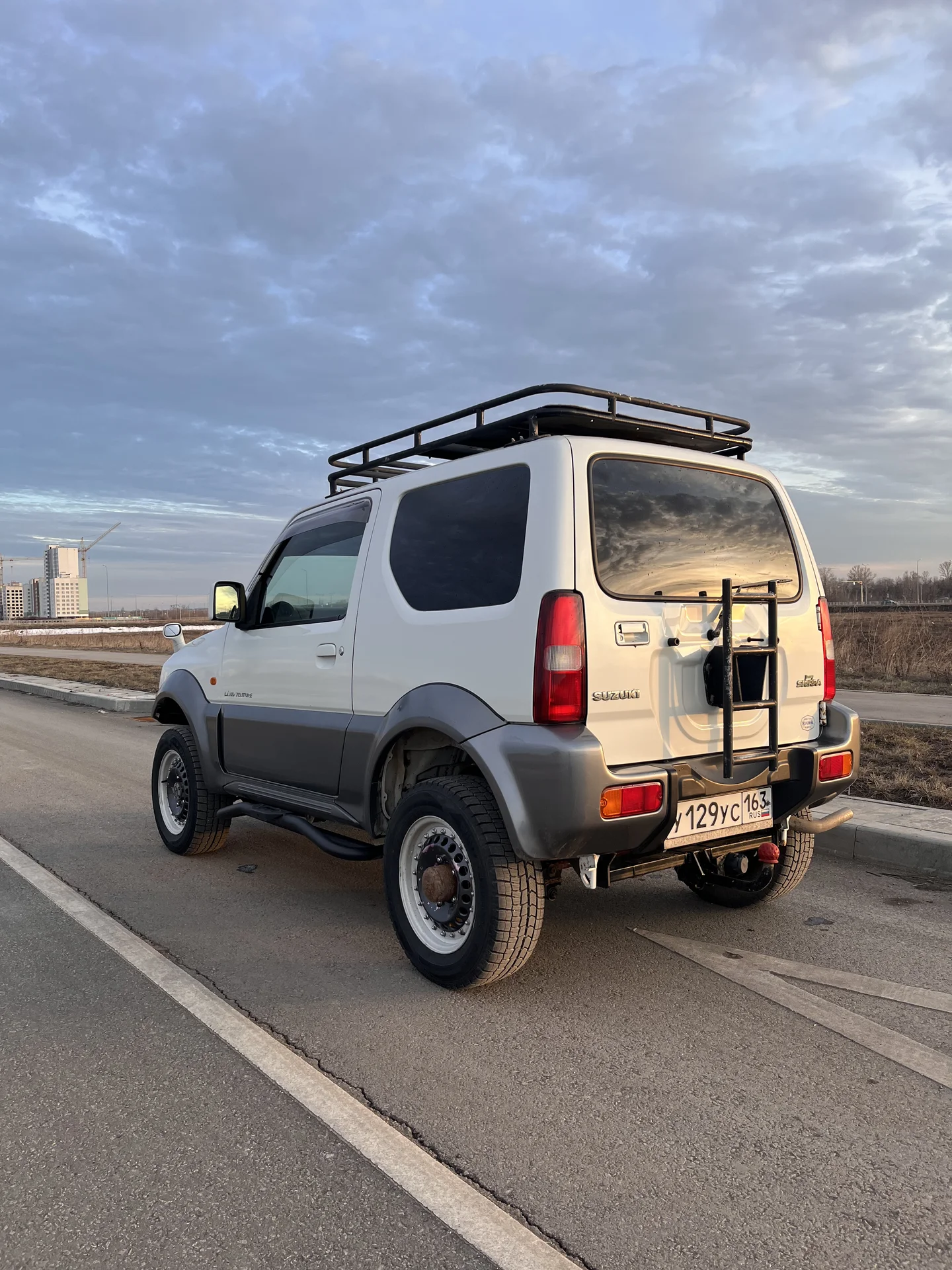 Suzuki Jimny Sierra - миниатюра 7