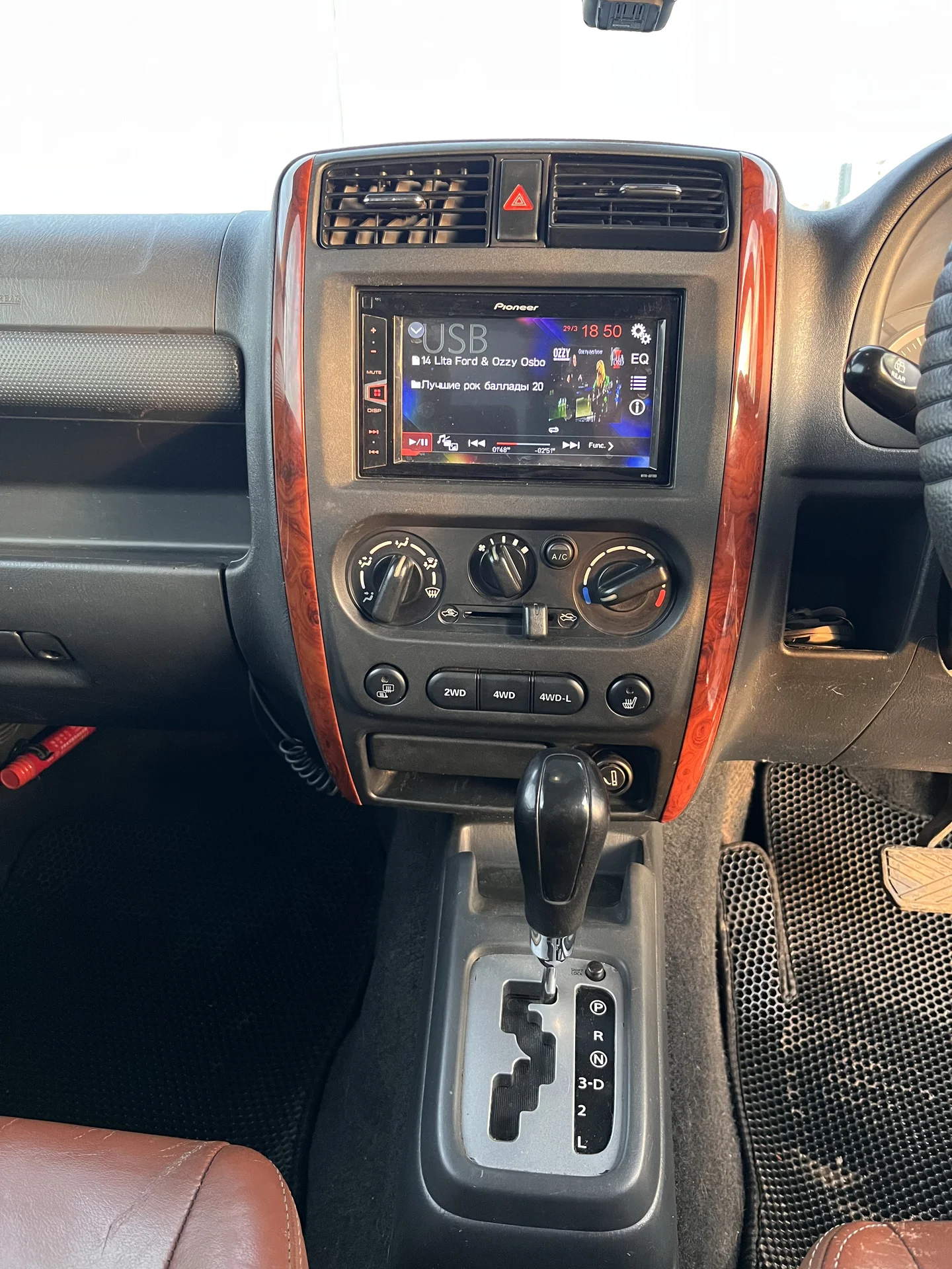 Suzuki Jimny Sierra - миниатюра 16