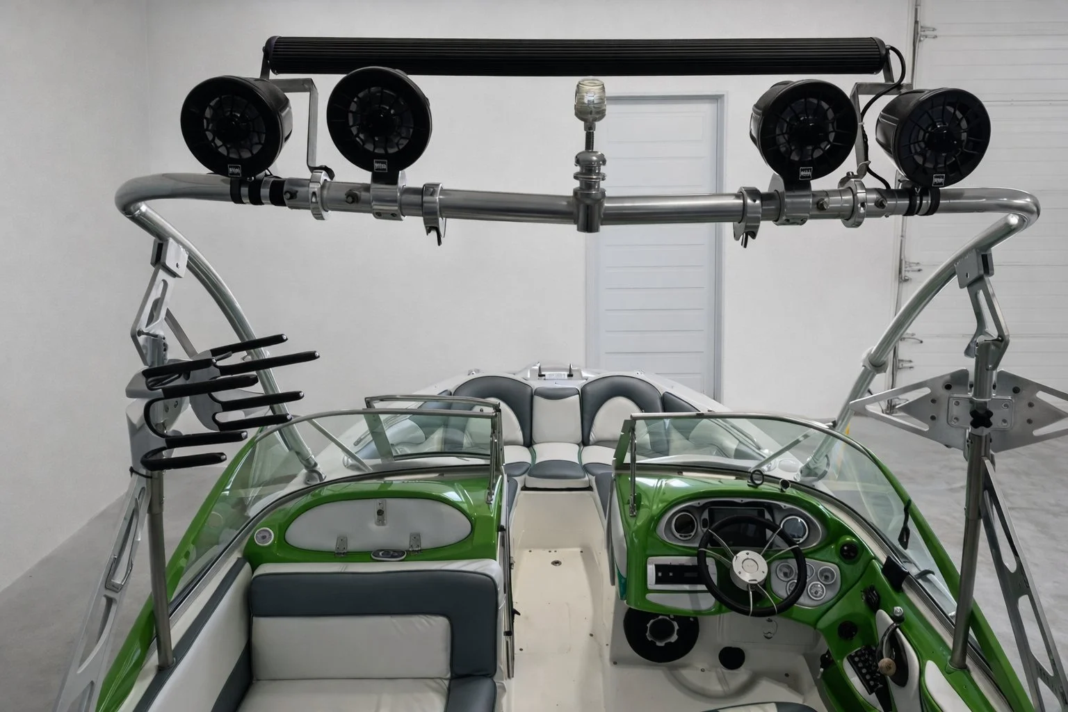 ВейкСерф буксировщик Mastercraft x2 - миниатюра 2