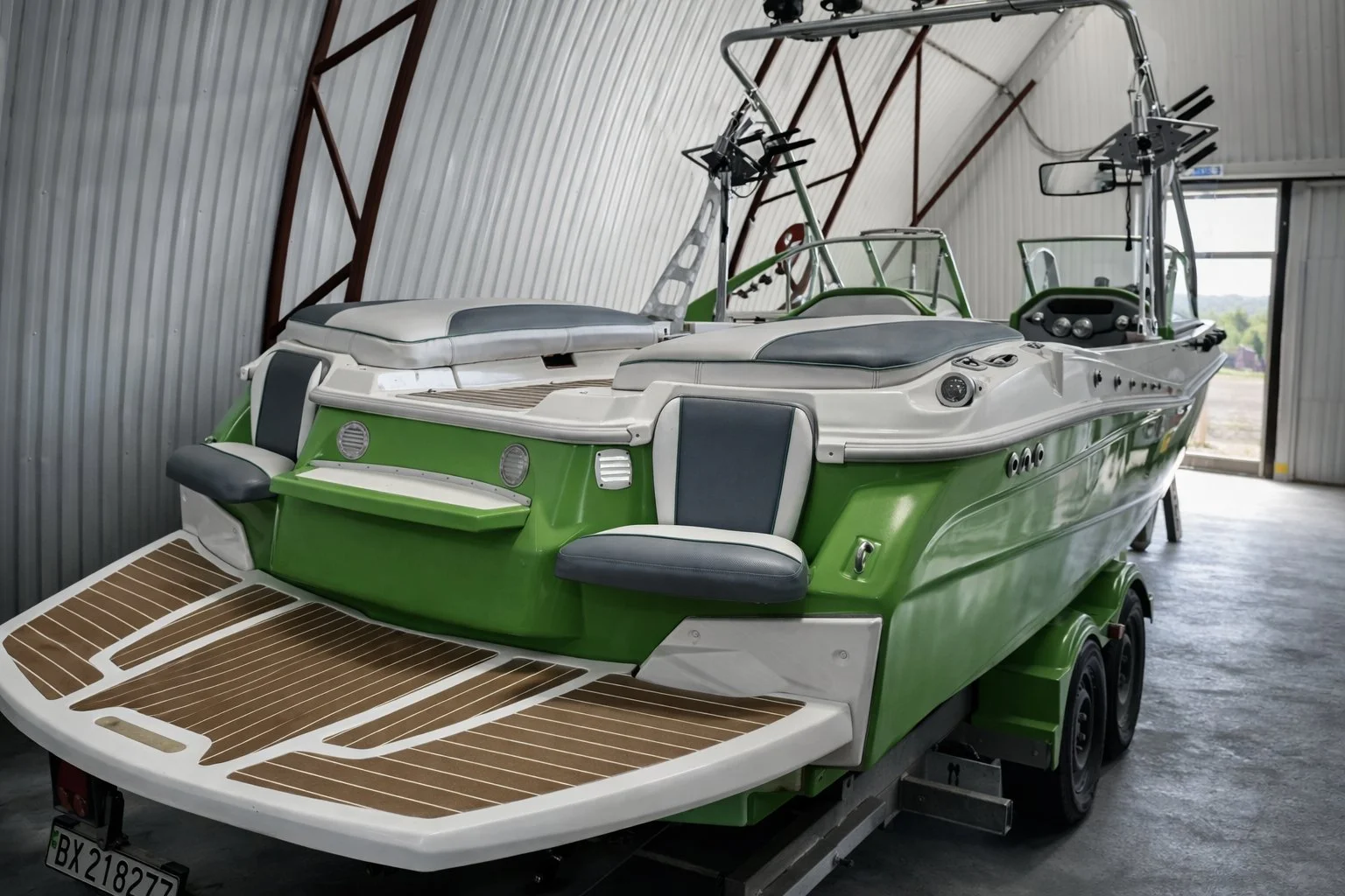 ВейкСерф буксировщик Mastercraft x2 - миниатюра 9