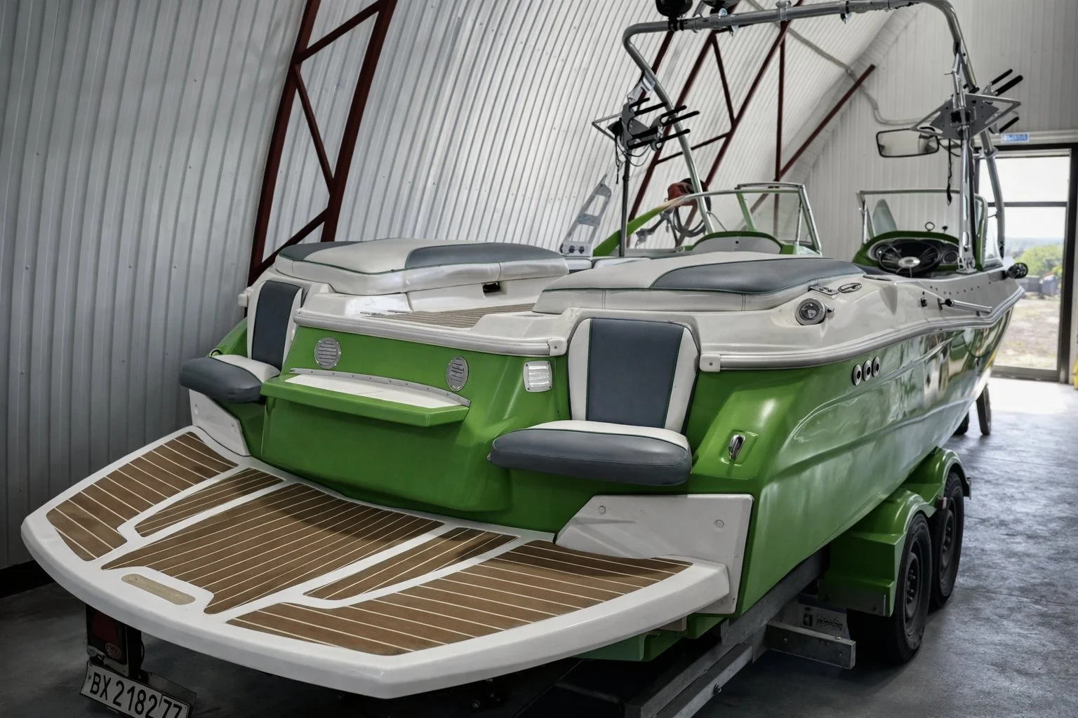 ВейкСерф буксировщик Mastercraft x2 - миниатюра 13