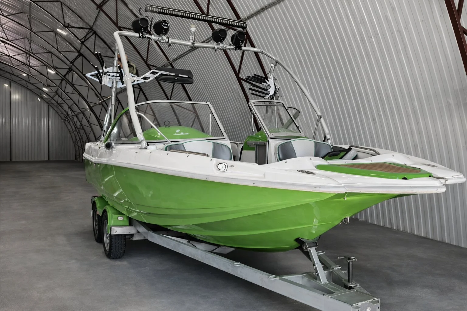 ВейкСерф буксировщик Mastercraft x2 - миниатюра 17