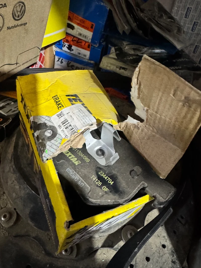 Колодки задние с BMW X5E70 X6E71  2344704 - миниатюра 2
