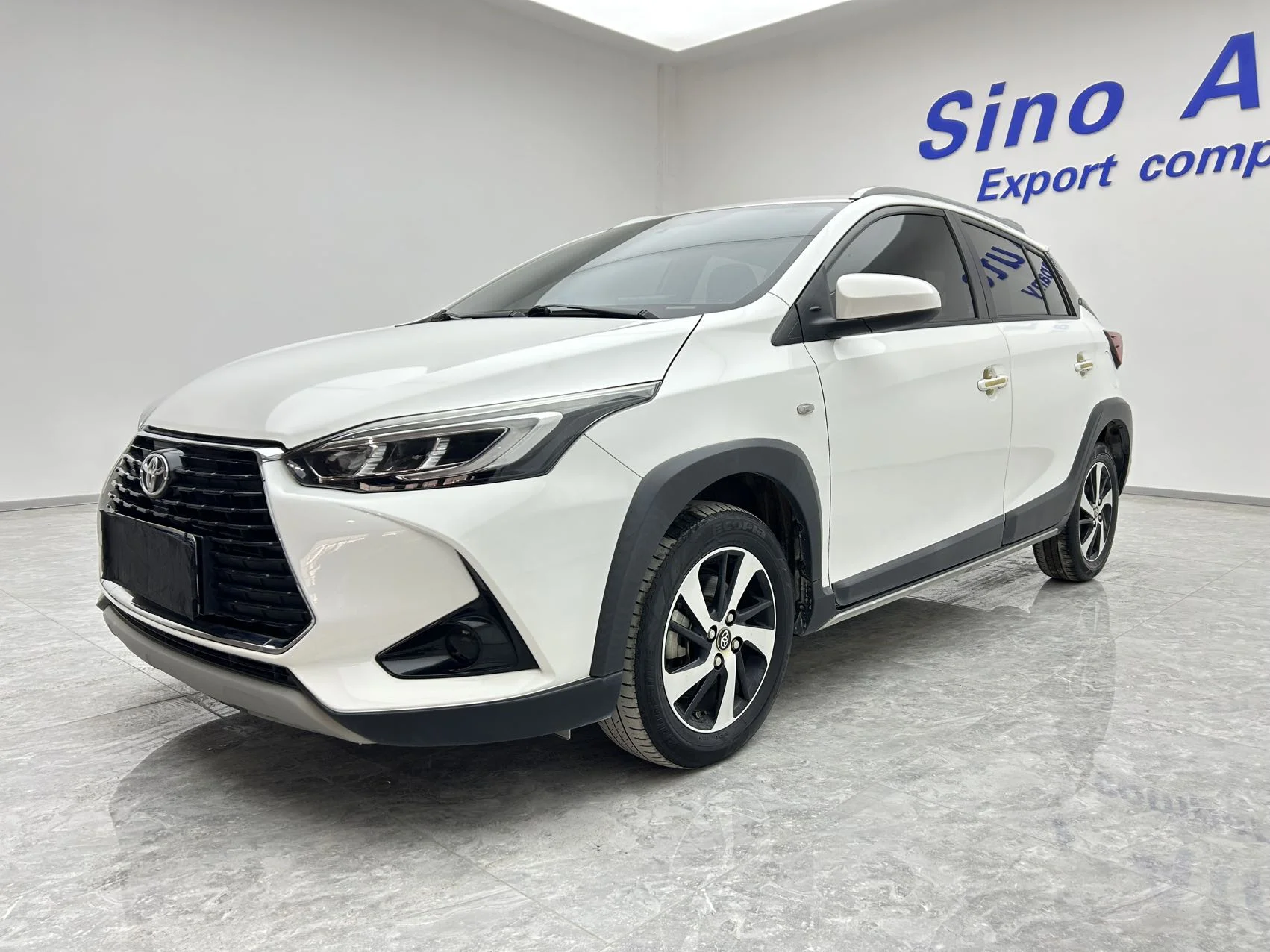 Toyota YARiS L 1.5   2021г - миниатюра 7