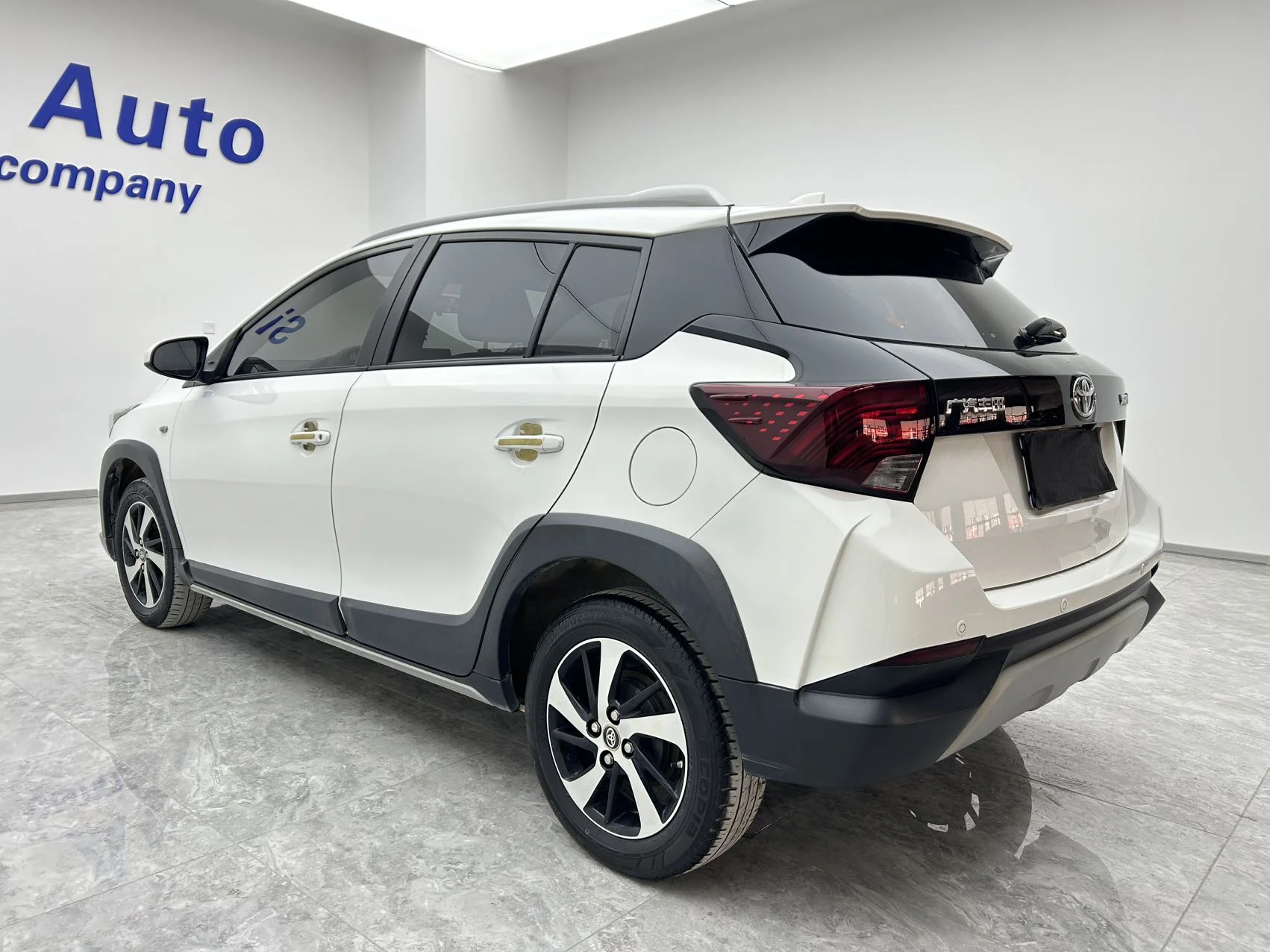 Toyota YARiS L 1.5   2021г - миниатюра 9