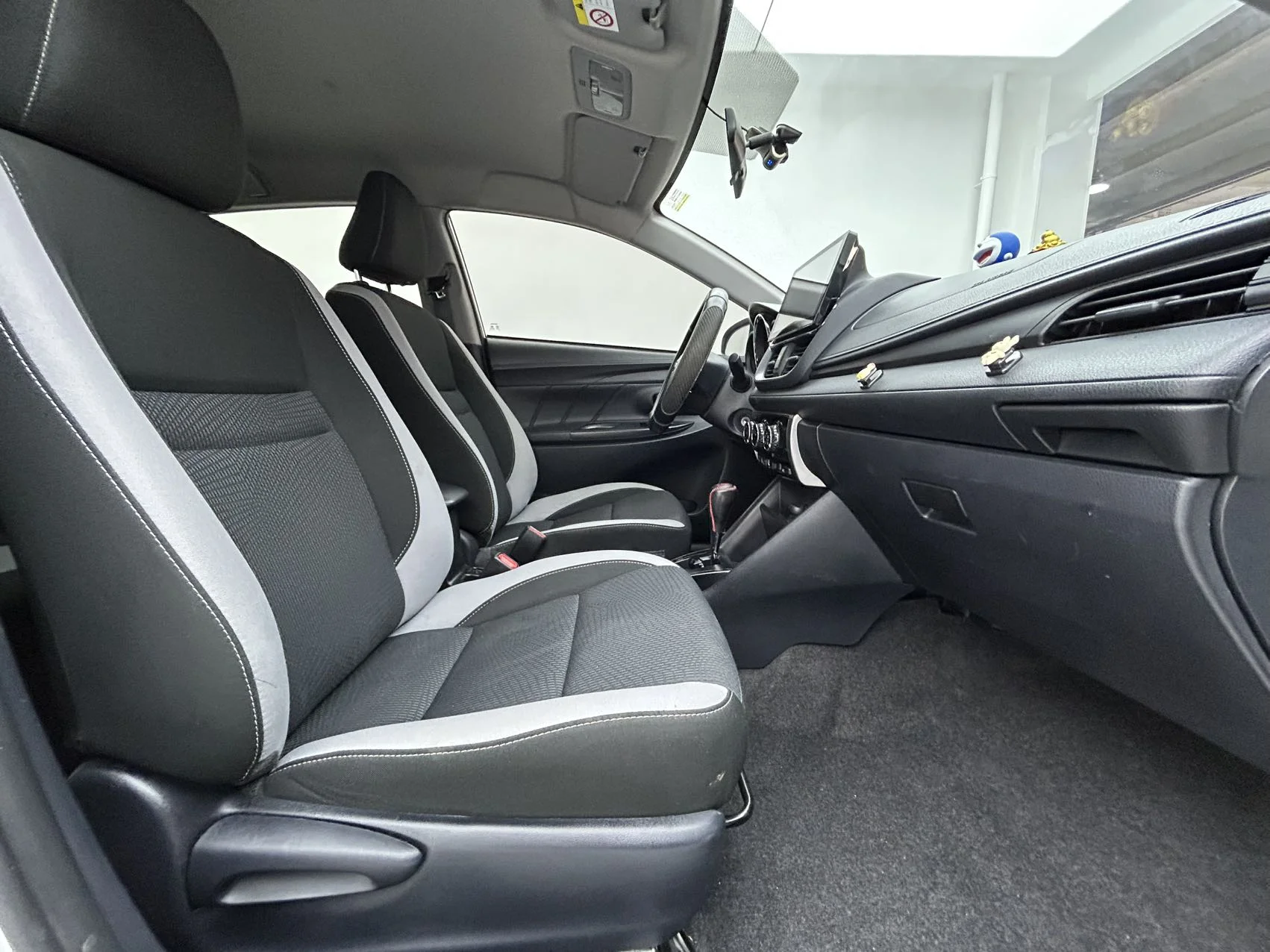 Toyota YARiS L 1.5   2021г - миниатюра 15