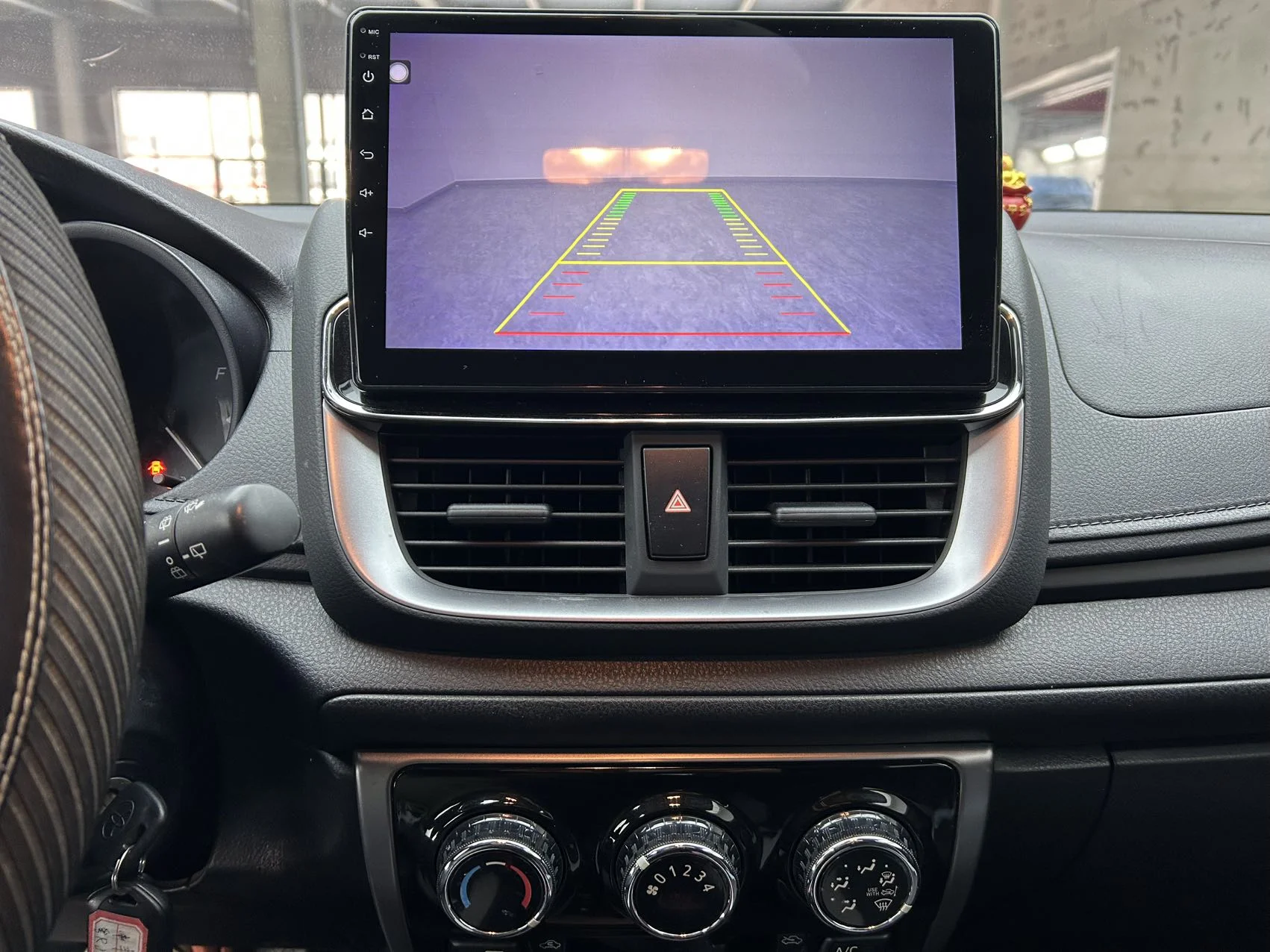 Toyota YARiS L 1.5   2021г - миниатюра 19